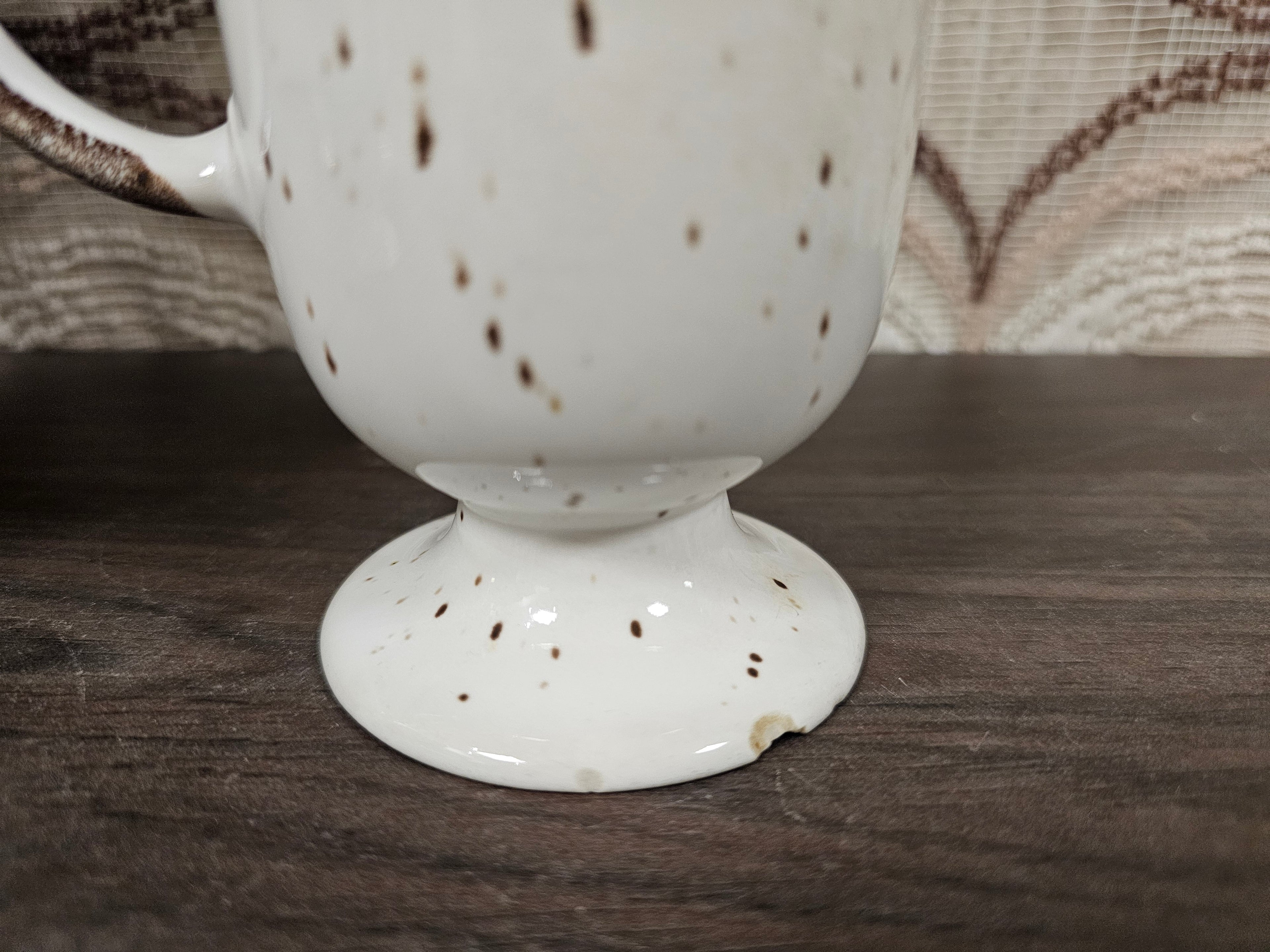 Wildflower vintage beker met voet rode bloemen