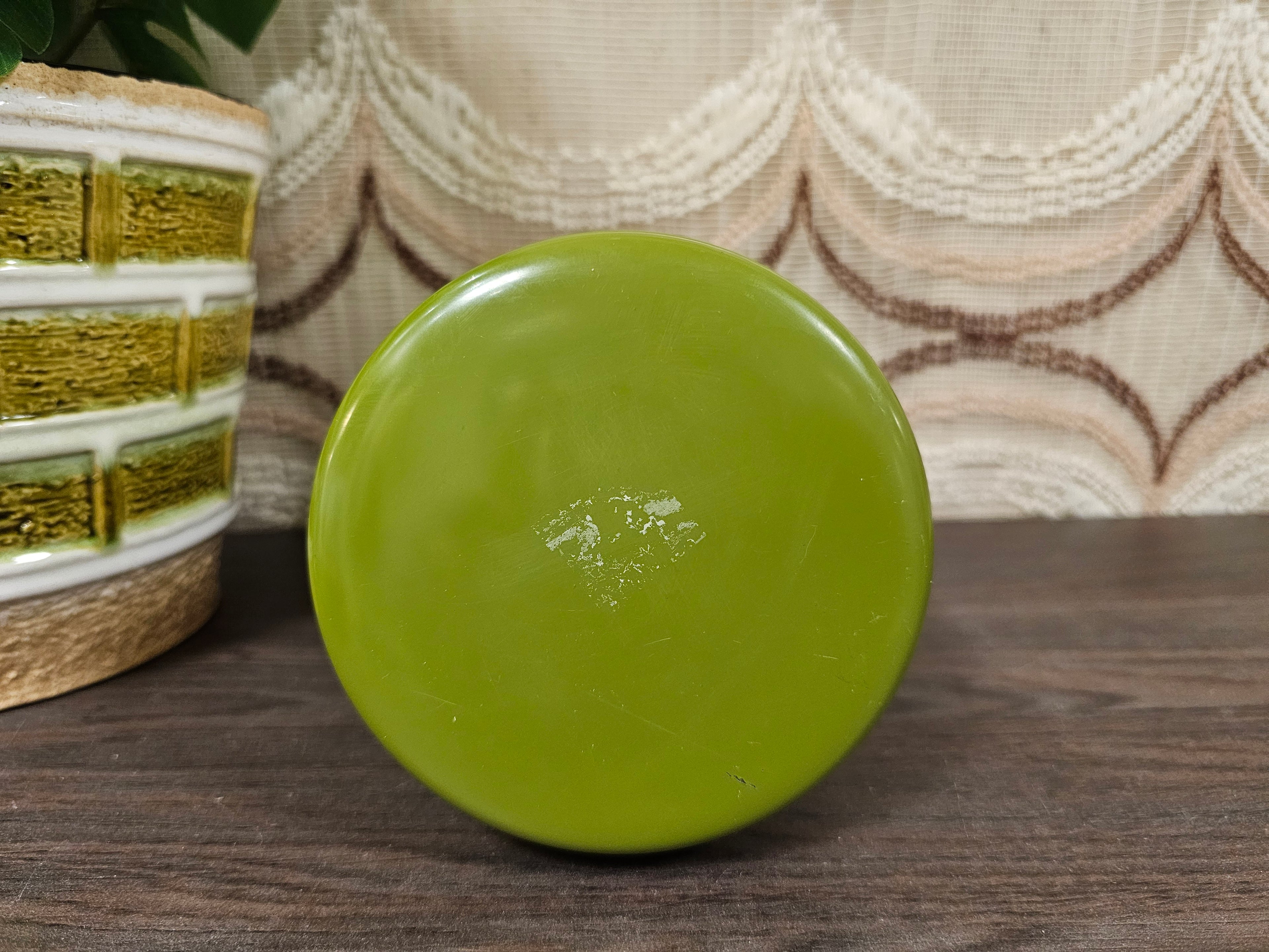 Vintage thee blik met bloemen