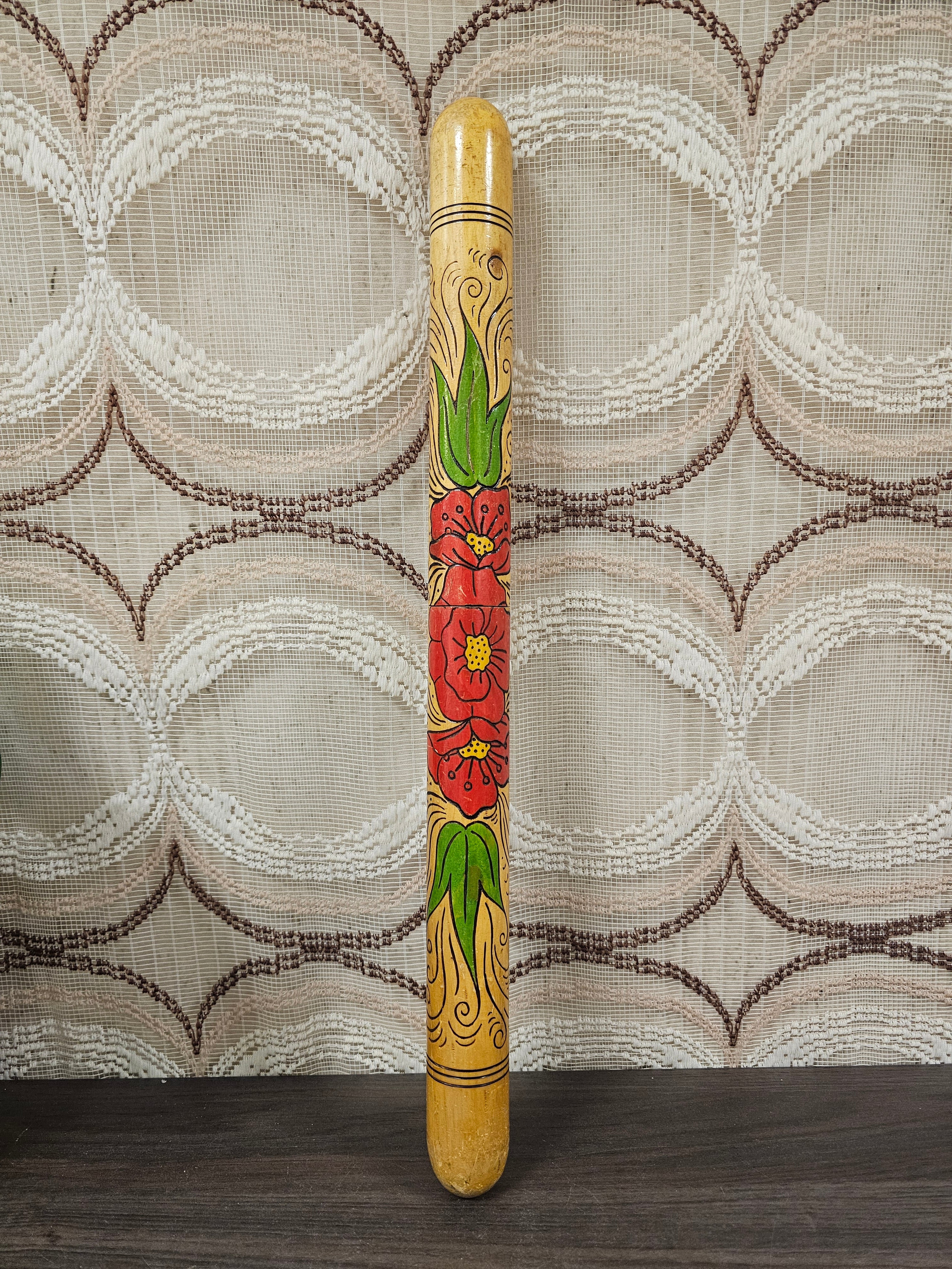 Vintage houten breinaaldenkoker met bloemenprint