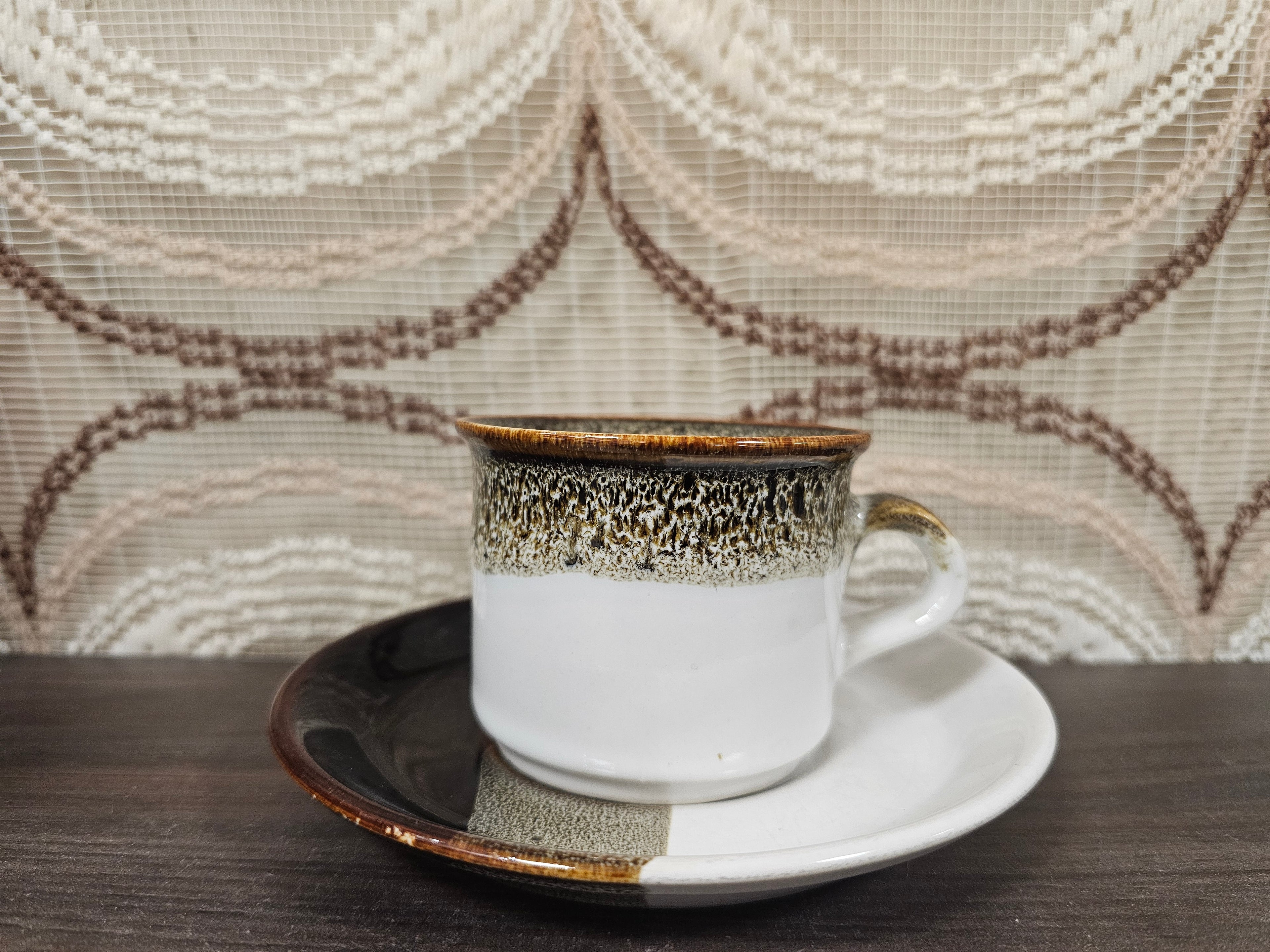 Vintage Hitkari India kop en schotel – gespikkeld dessin