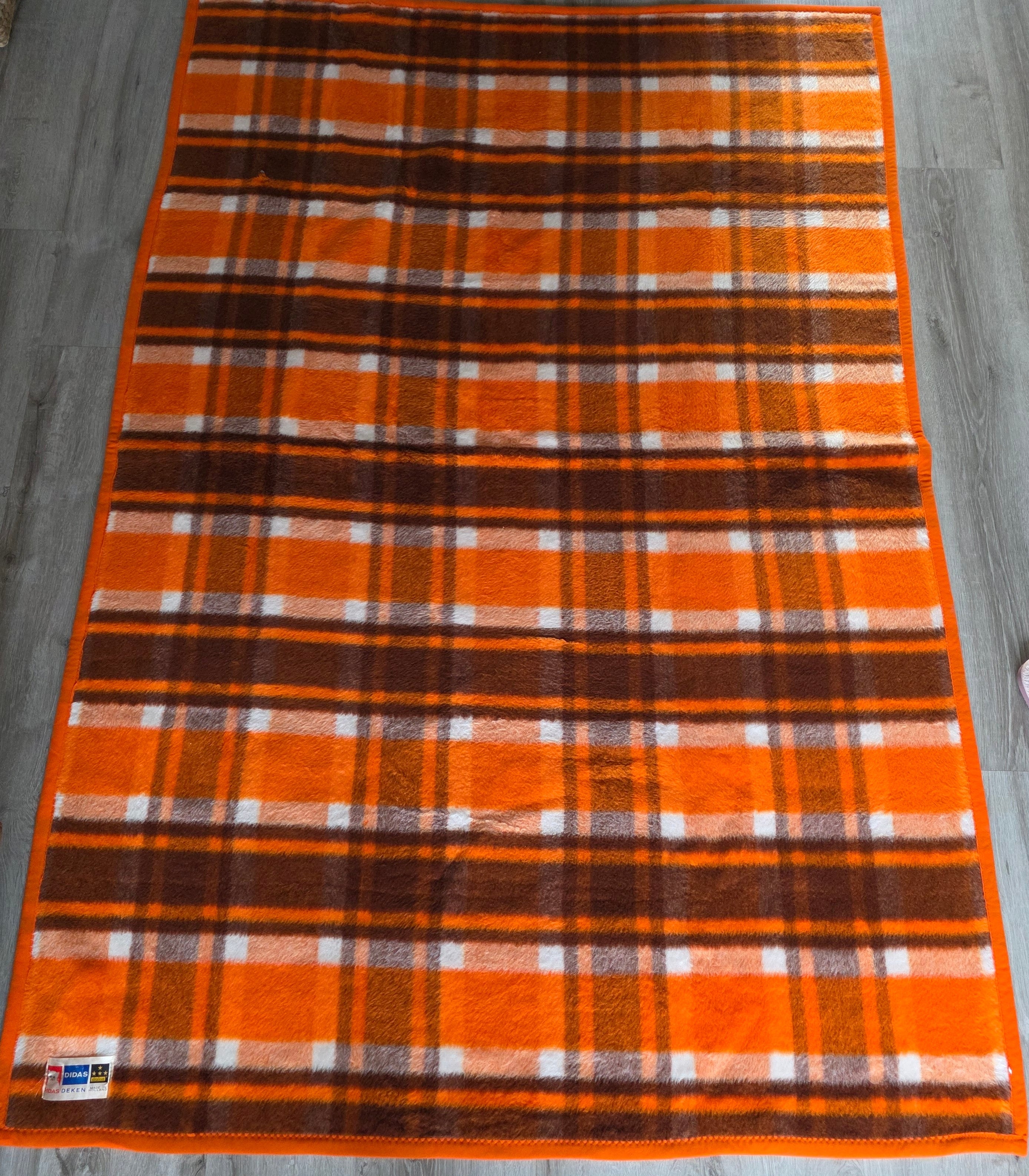 Vintage Didas deken oranje ruit 220x145 cm