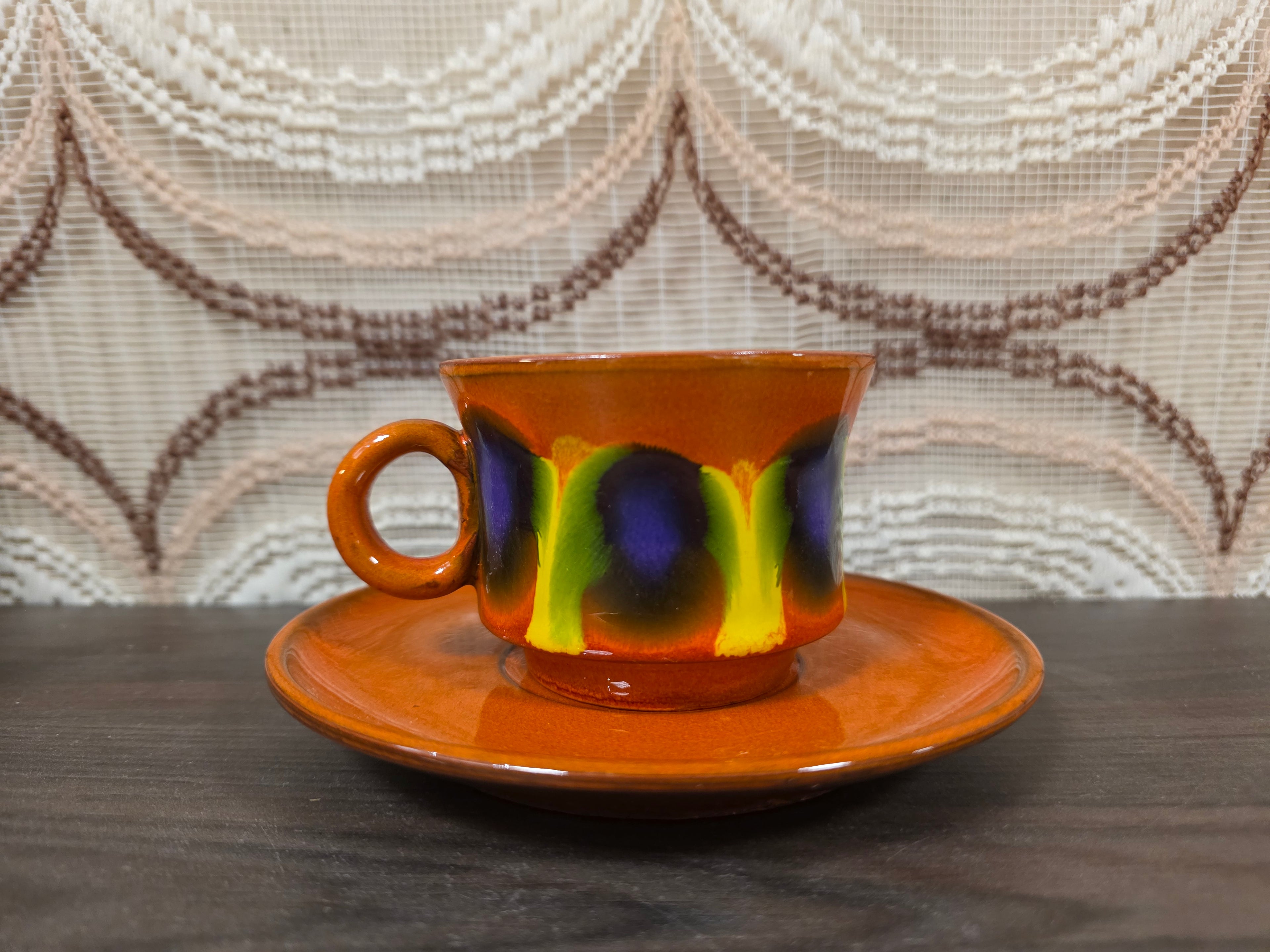 Vintage kop en schotel oranje met paars geel fat lava