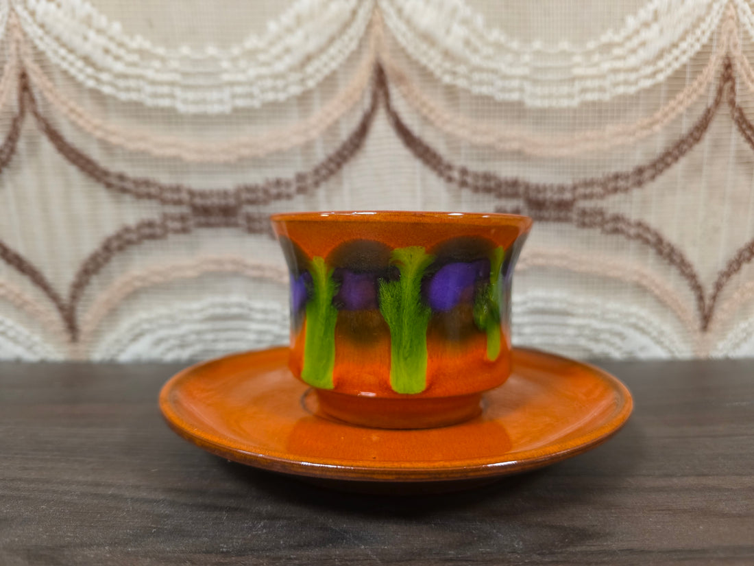 Vintage kop en schotel oranje met paars groen fat lava