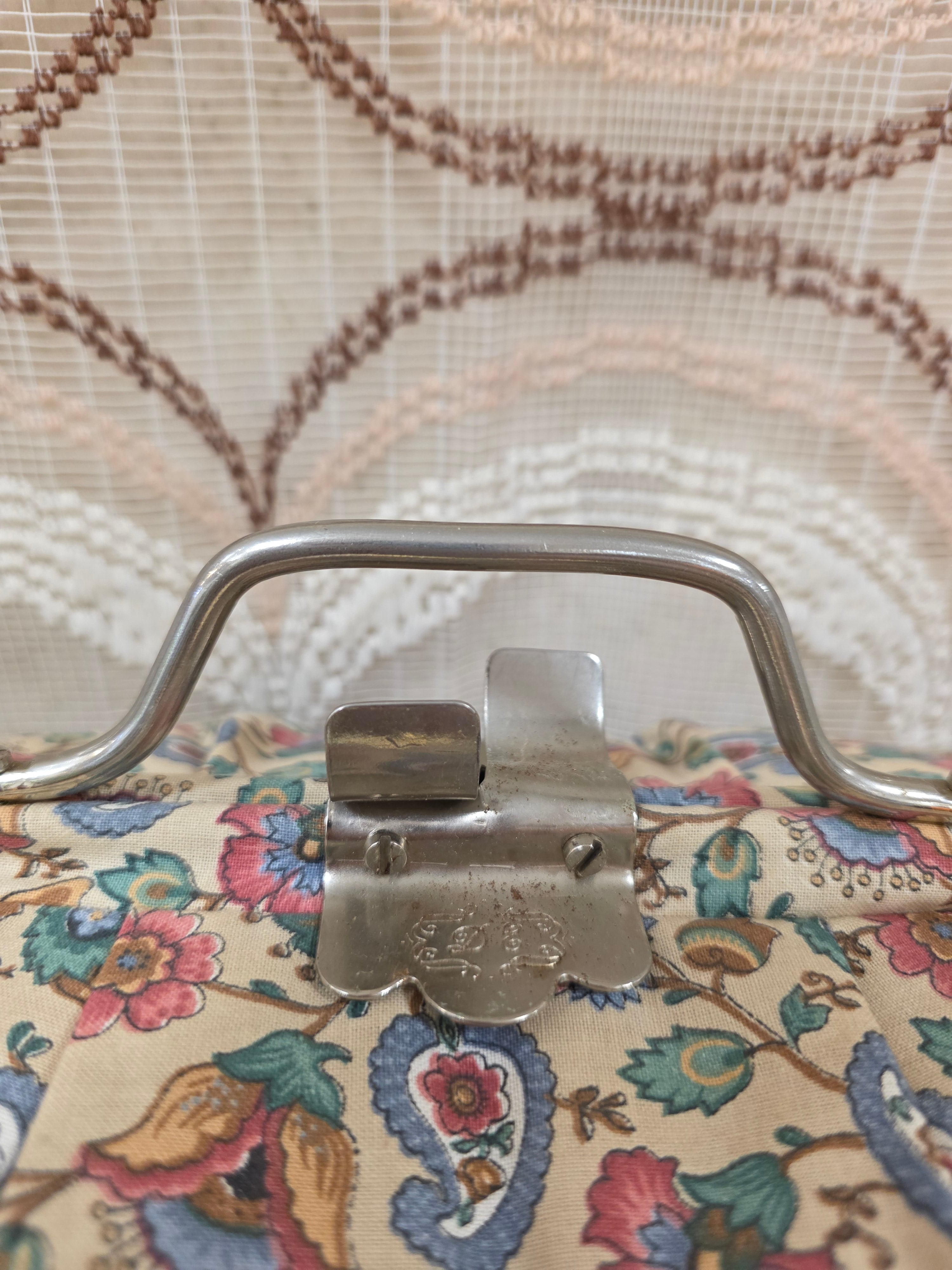 Douwe Egberts theebeurs bloemenprint met knip