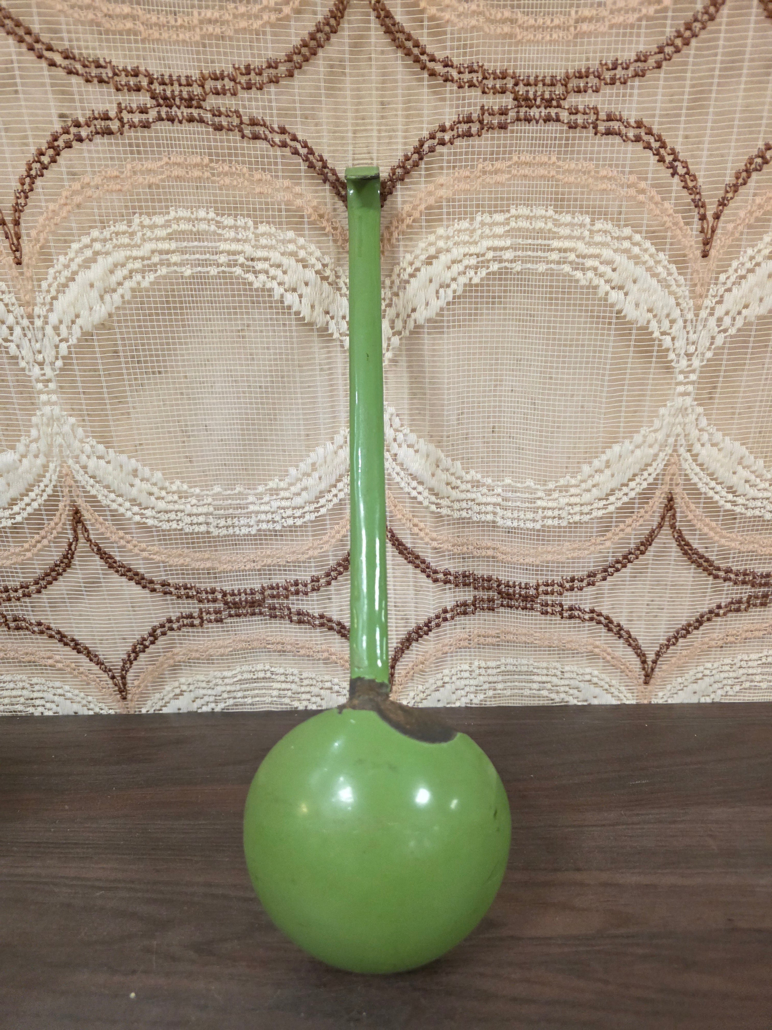 Vintage emaille soeplepel resedagroen crème