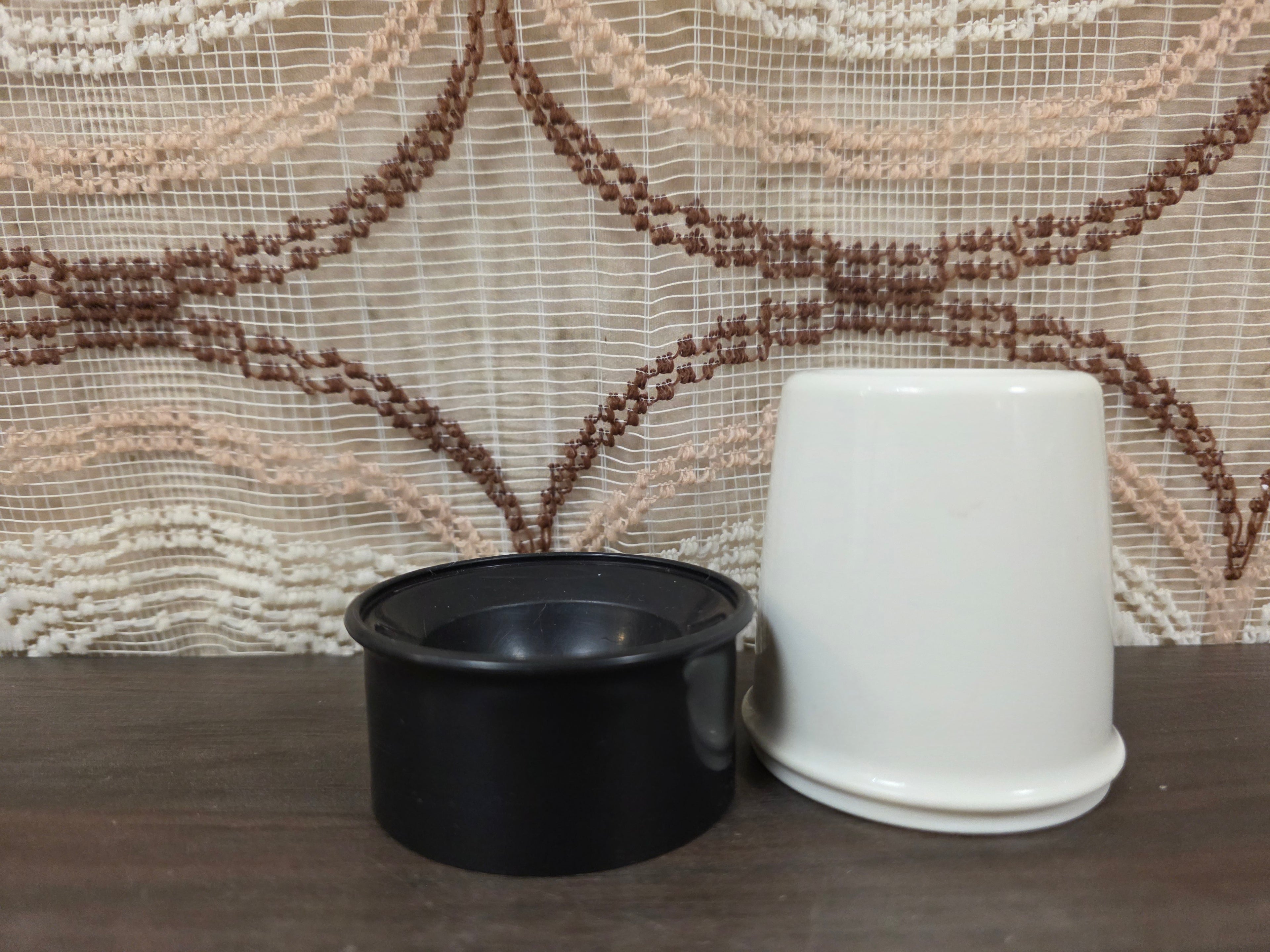 Eierdop Tupperware - zwart wit