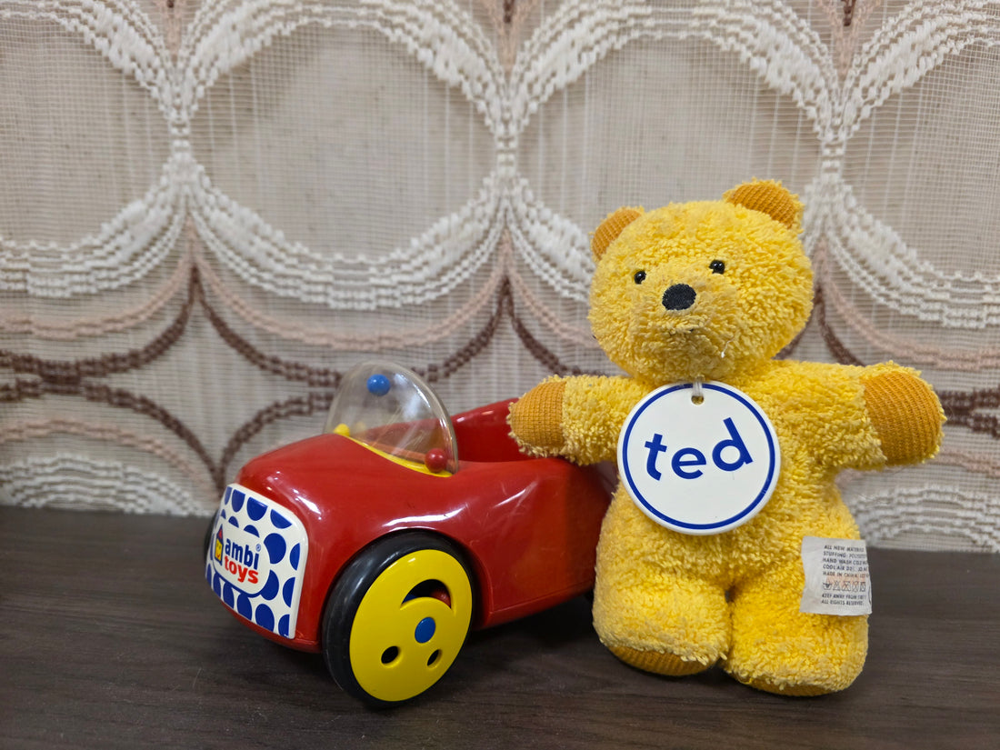 Ambi Toys auto met knuffelbeer Ted