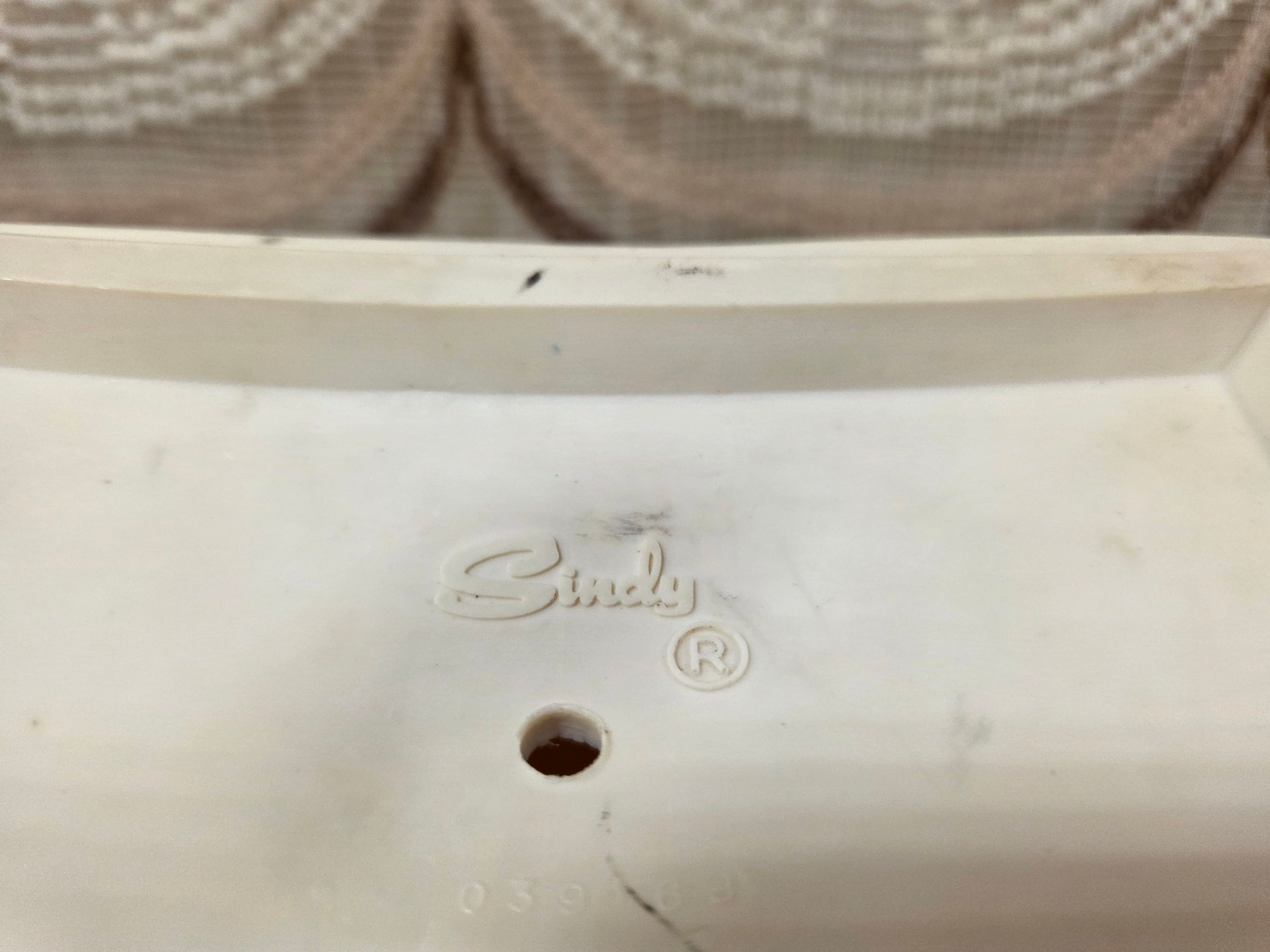 Sindy (Barbiepop) wit bankstel vintage speelgoed
