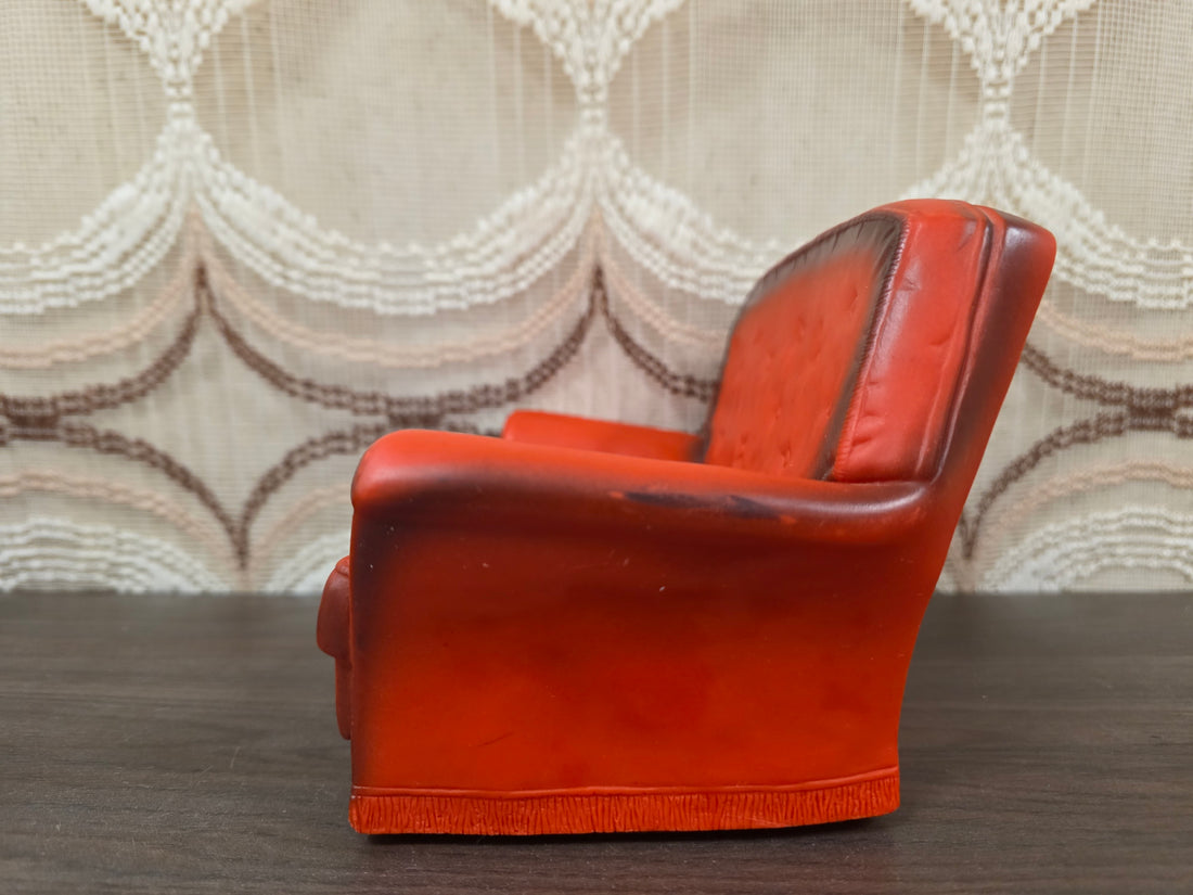 Sindy (Barbiepop) rood bankstel vintage speelgoed