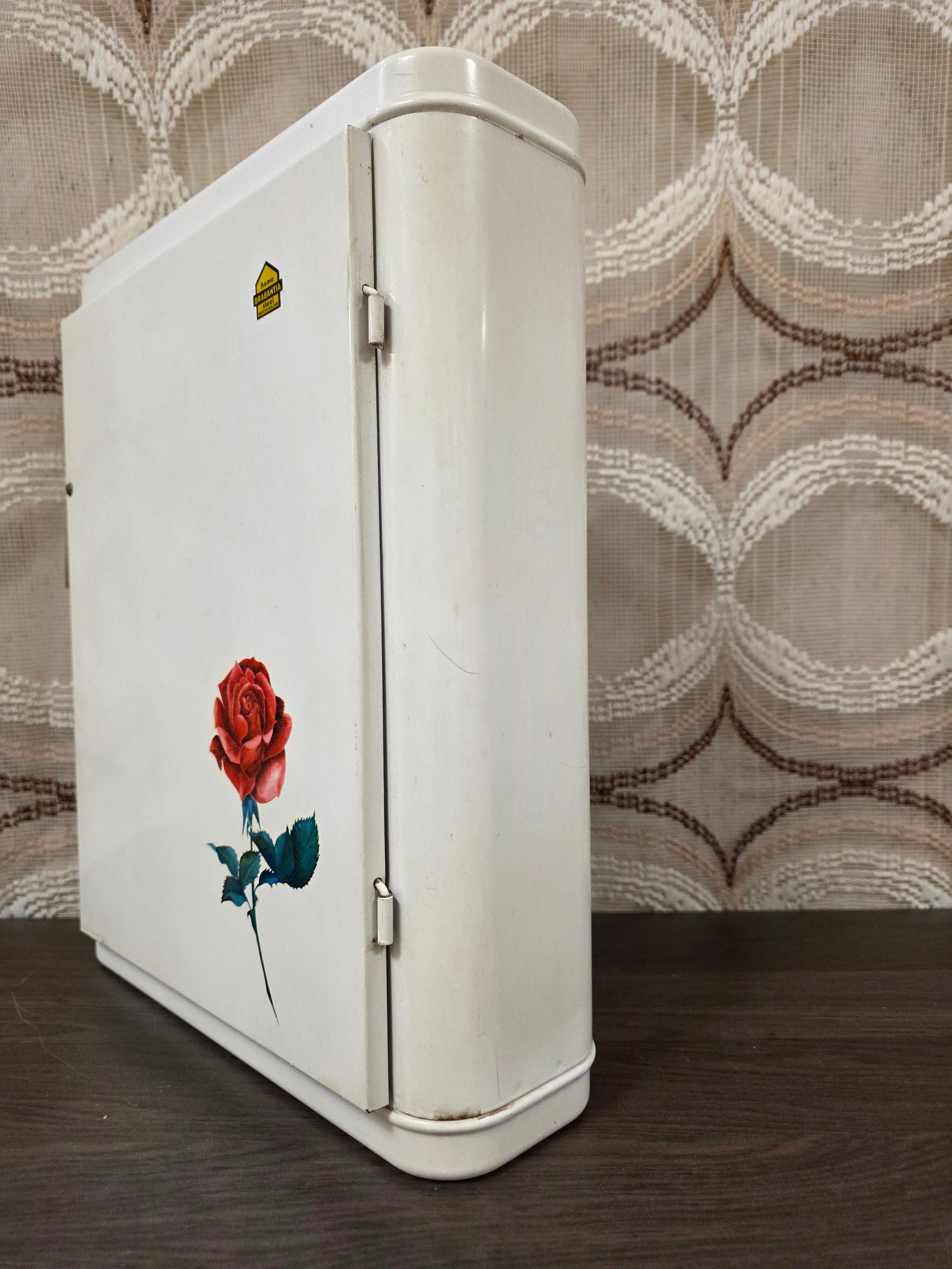 Brabantia metalen medicijnkastje met roos