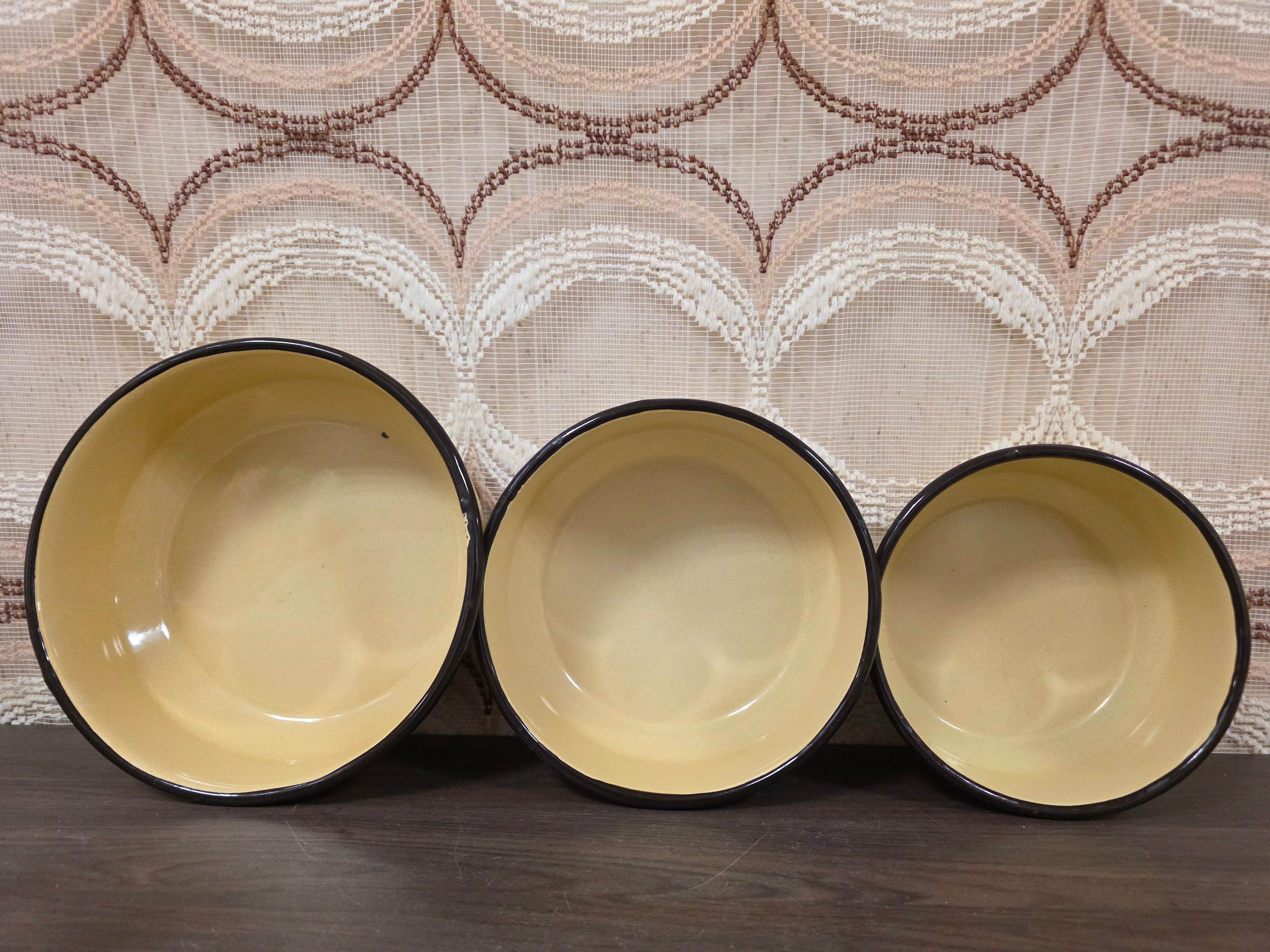 Vintage emaille nestschalen set crème bruin