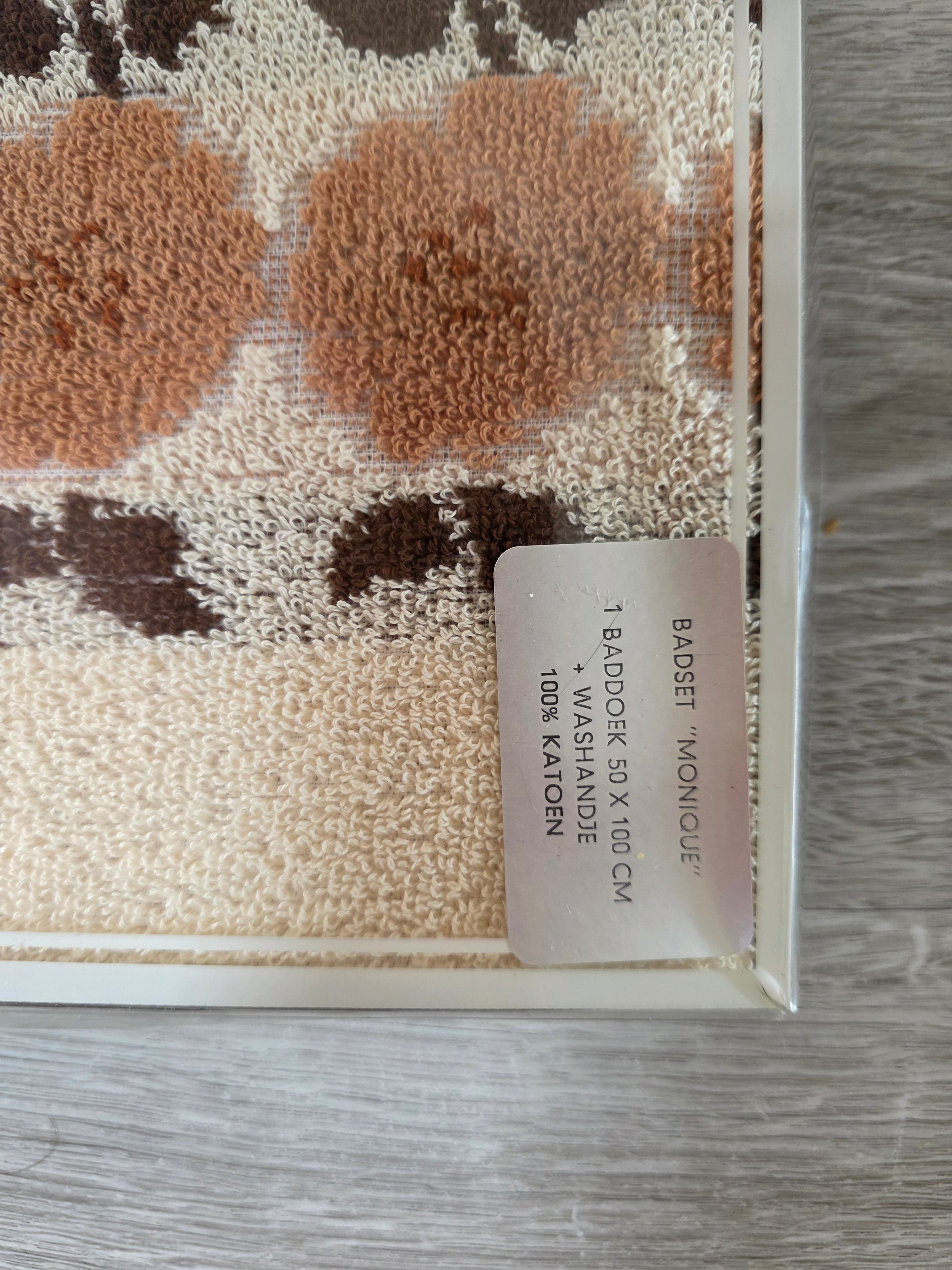 Vintage handdoek met washand bloemenprint in doos