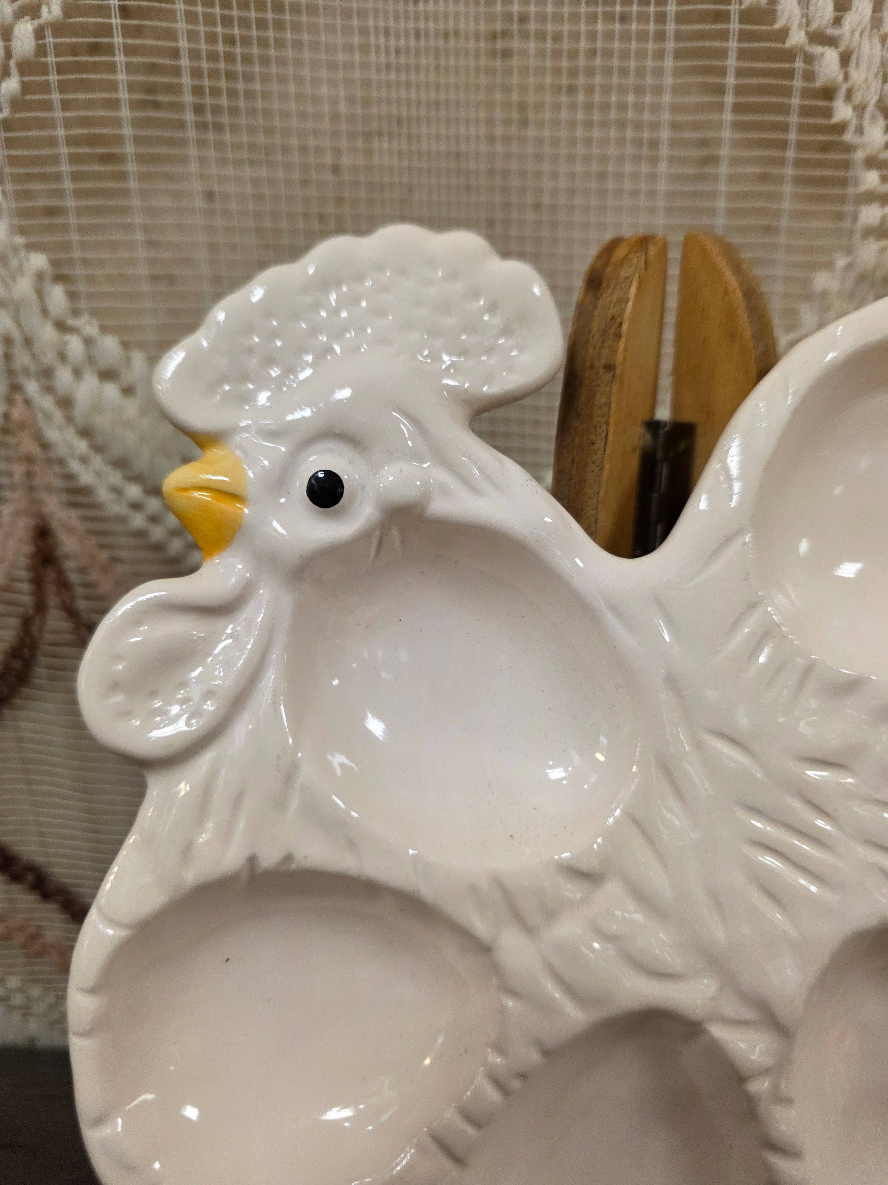 Wit bord kip voor gevulde eieren