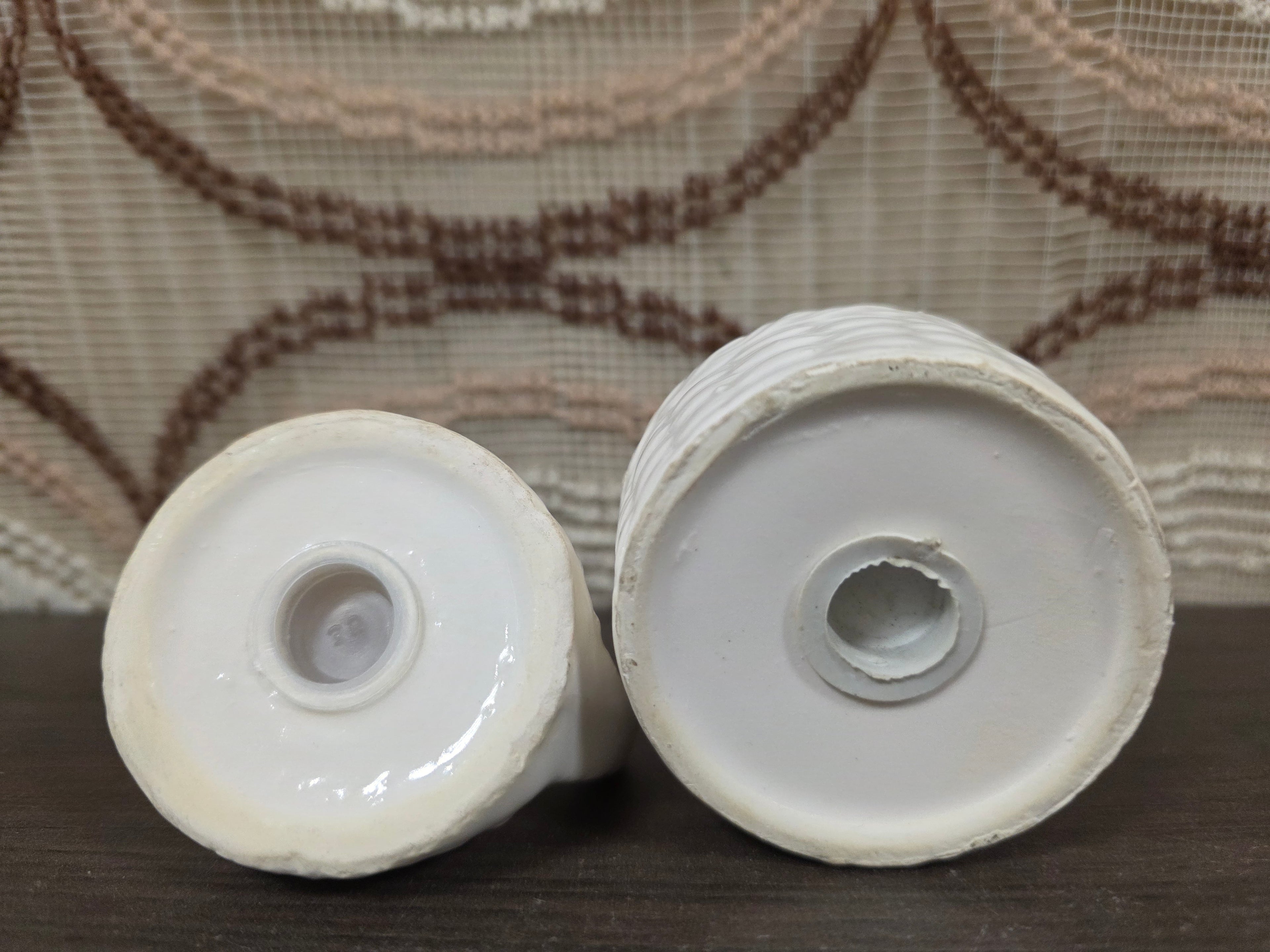 Peper en zout stel kip op nest