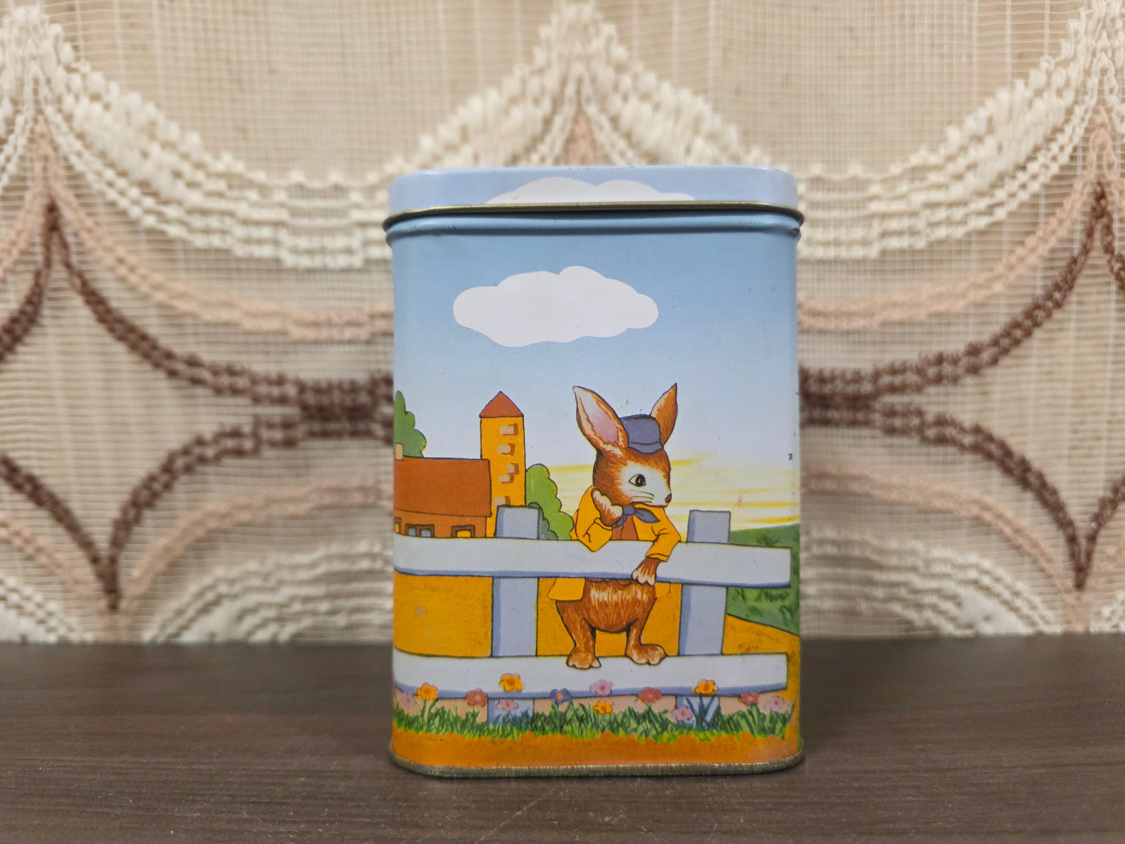 Paasblik met paashaasjes 12 x 8,5 x 8,5 cm