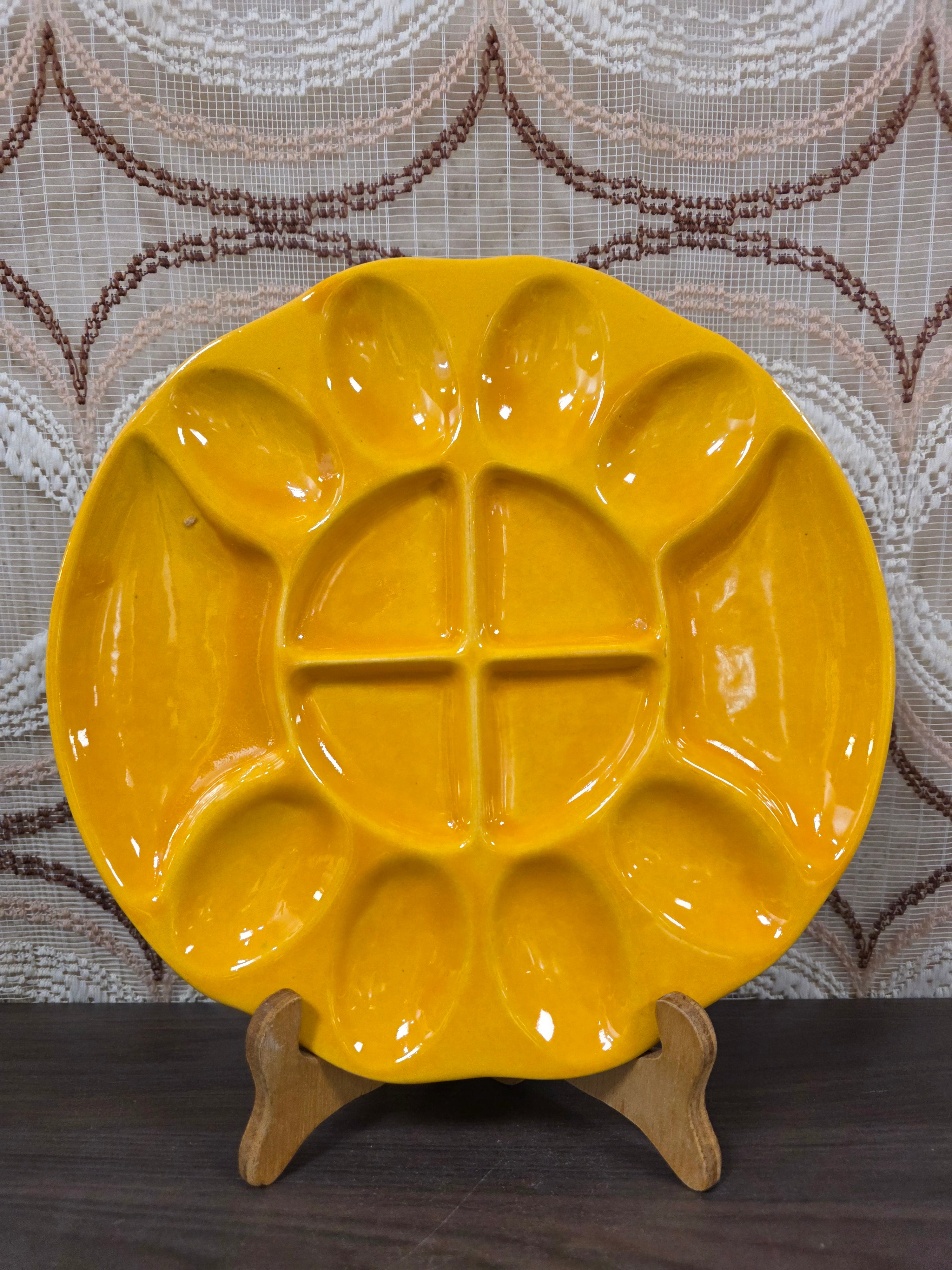 Okergeel eierbord vintage serveerbord