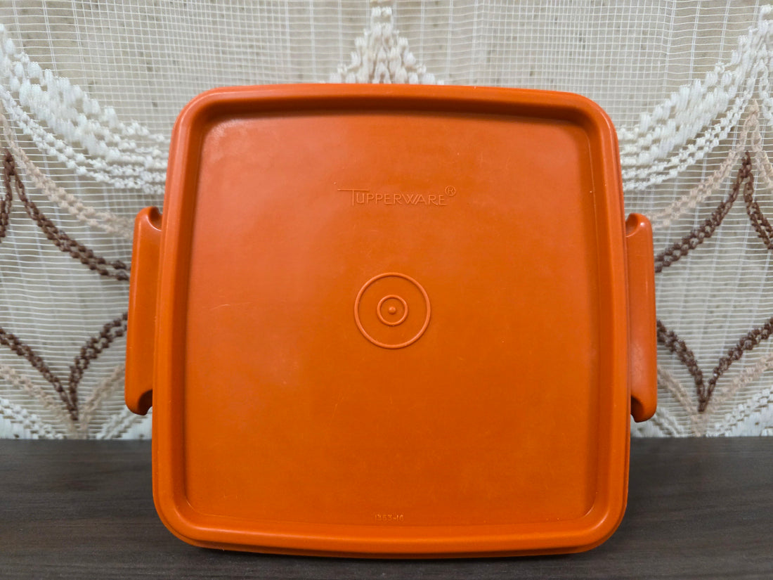 Tupperware oranje vierkante trommel