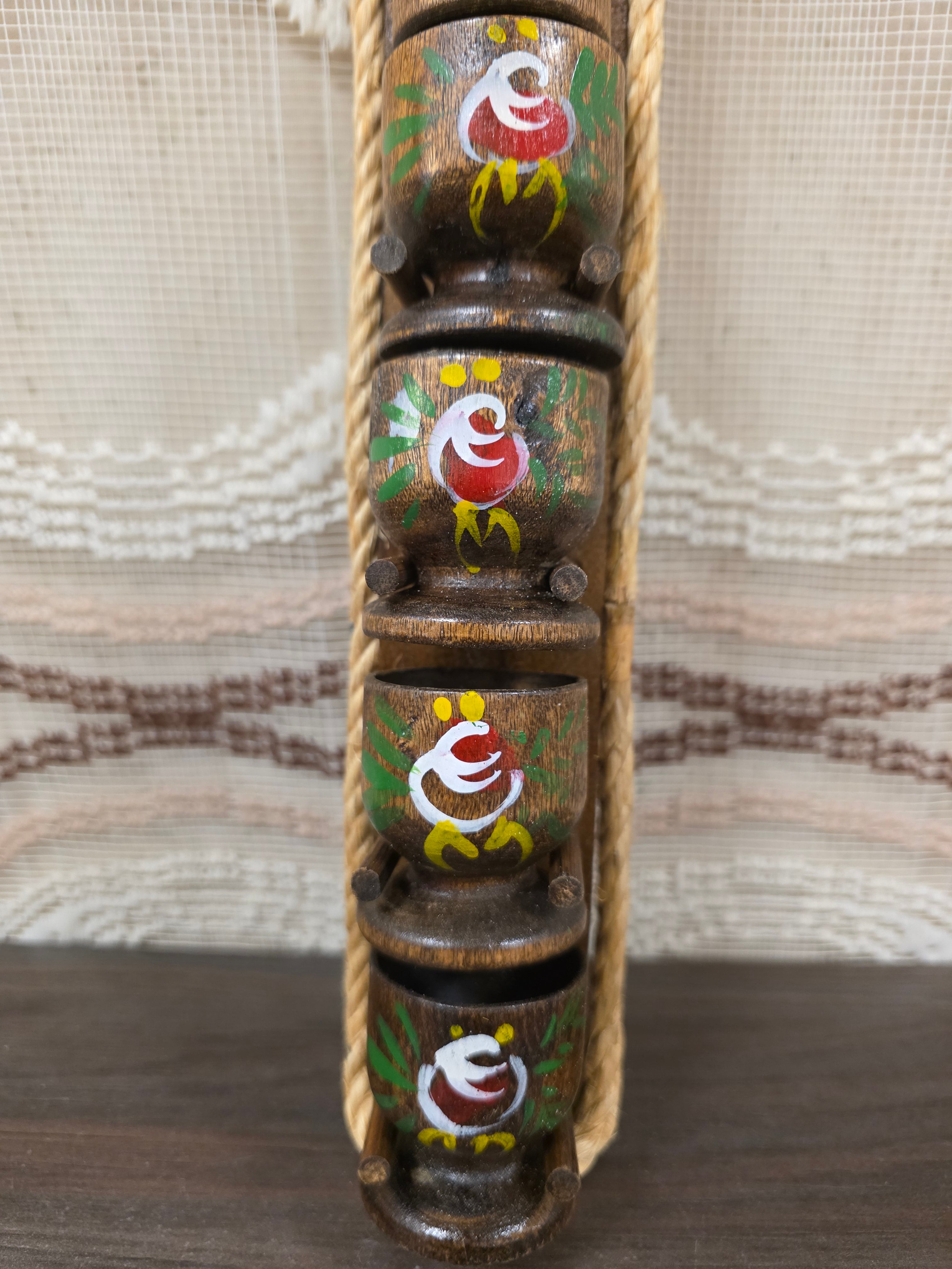 Vintage houten eierdopjes met zandloper