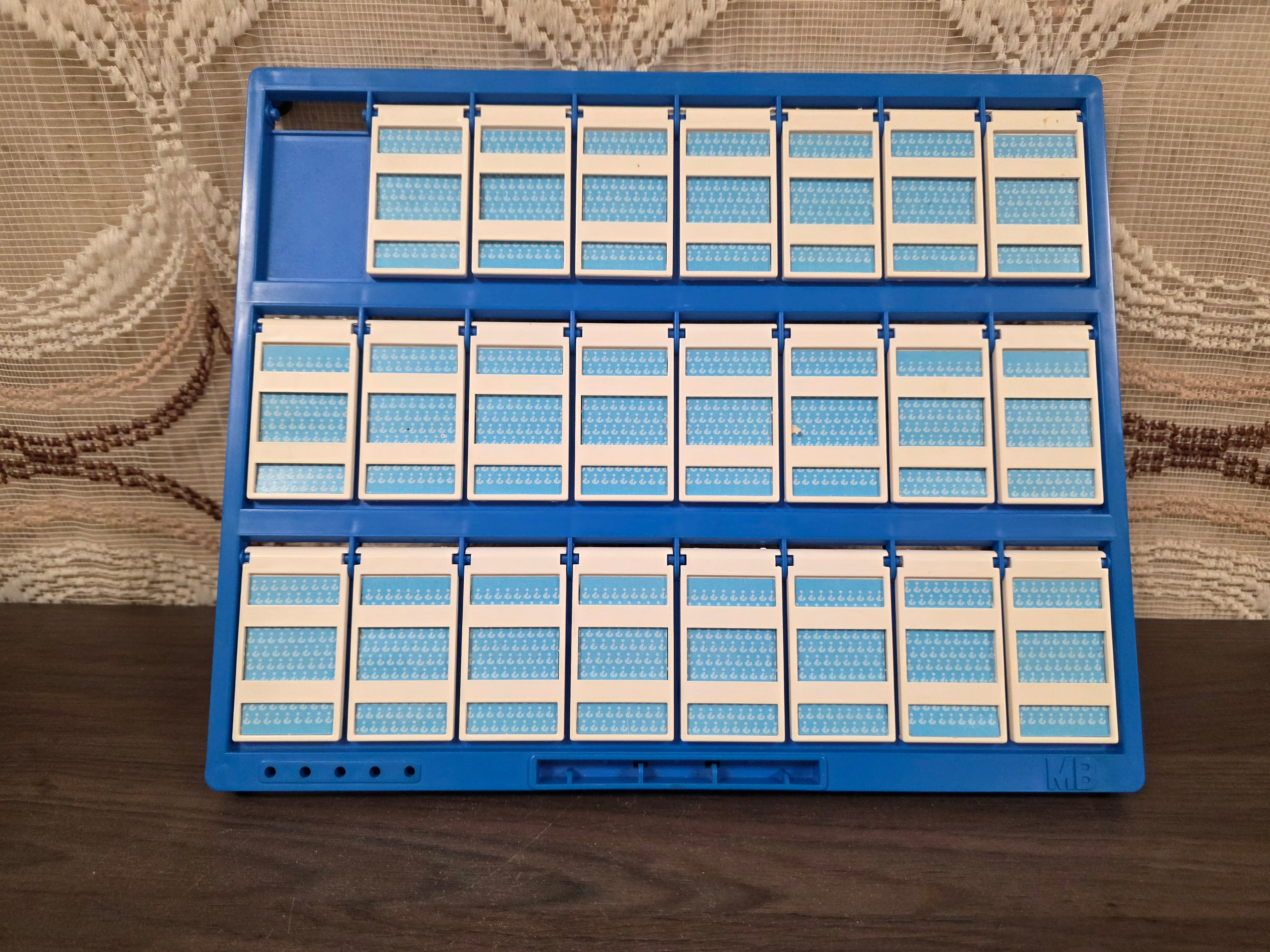 Wie is het? MB Spel jaren 80 vintage gezelschapsspel