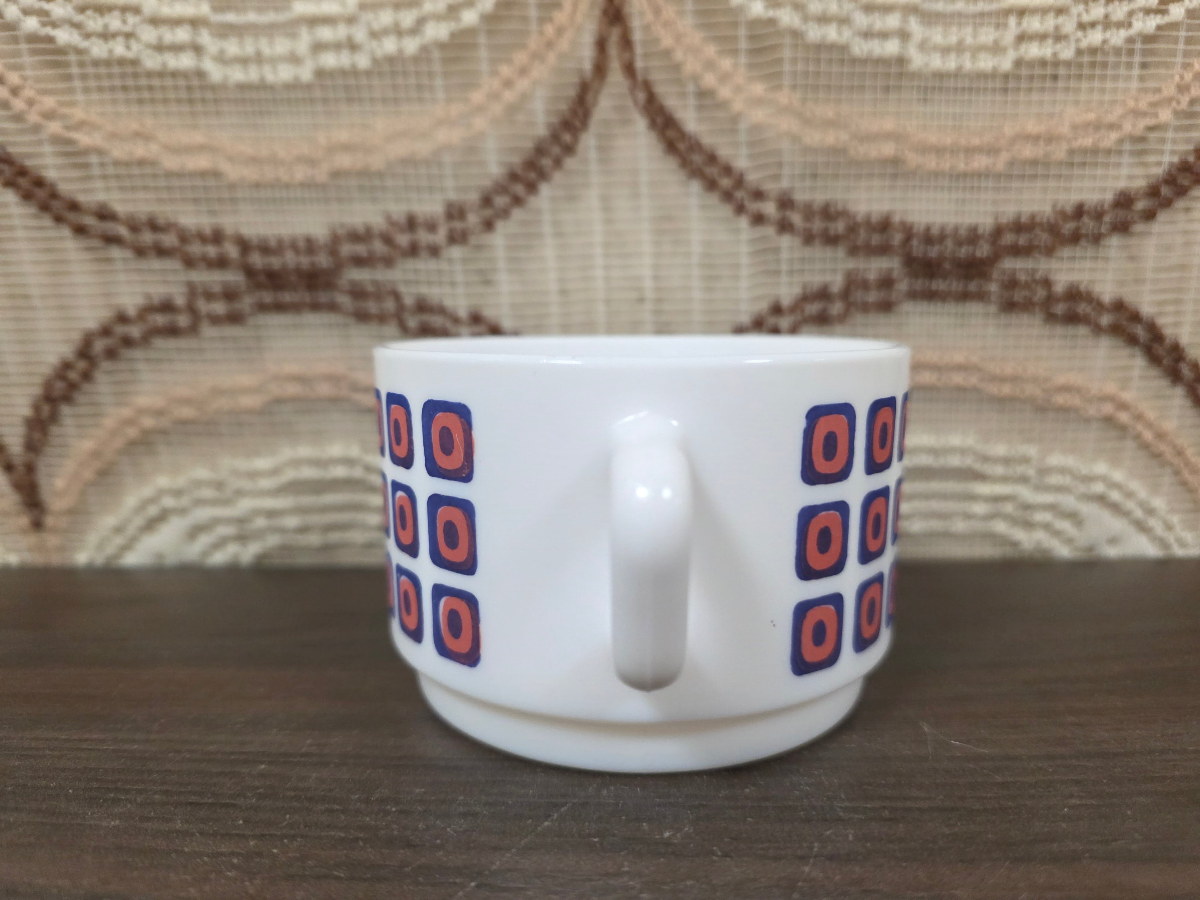 Arcopal kopje rood blauw geometrisch patroon