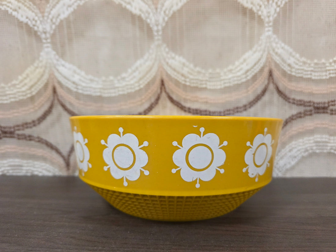 Buchsteiner schaal okergeel met witte bloemen