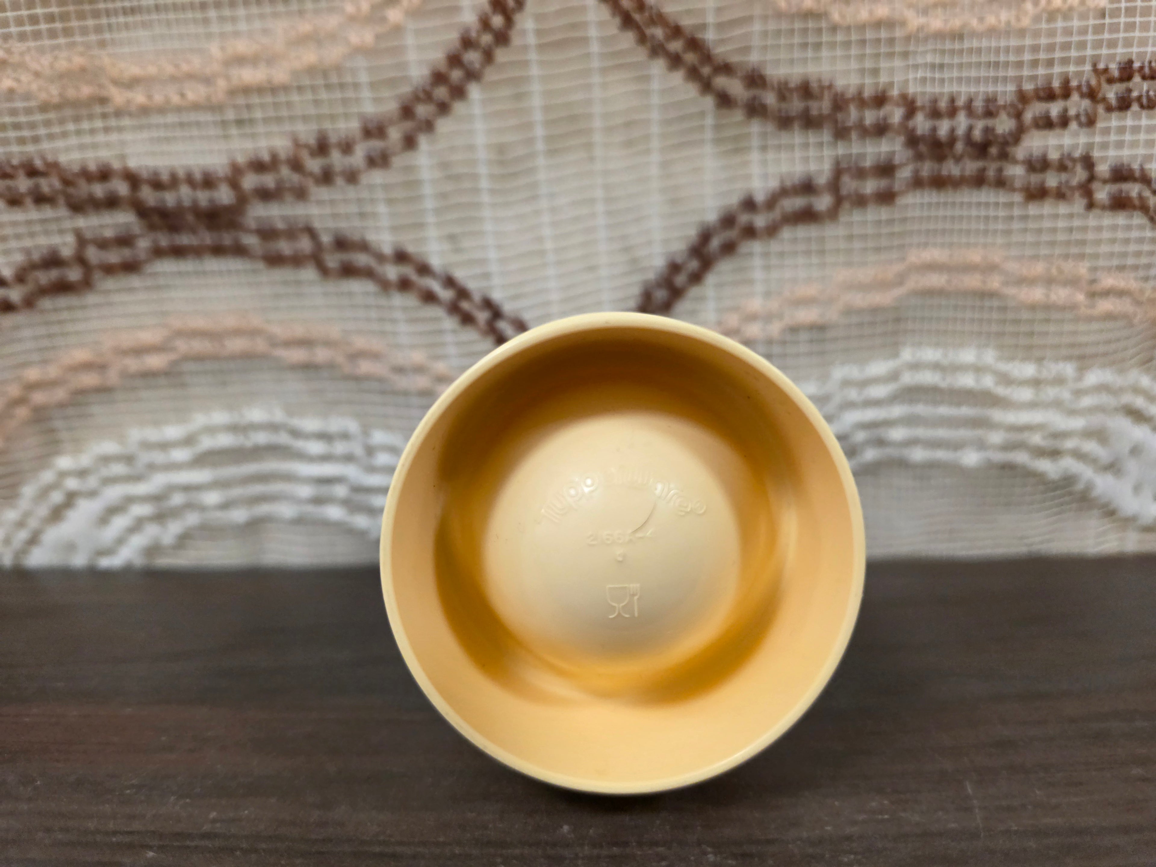 Tupperware eierdop set wit zachtgeel vintage