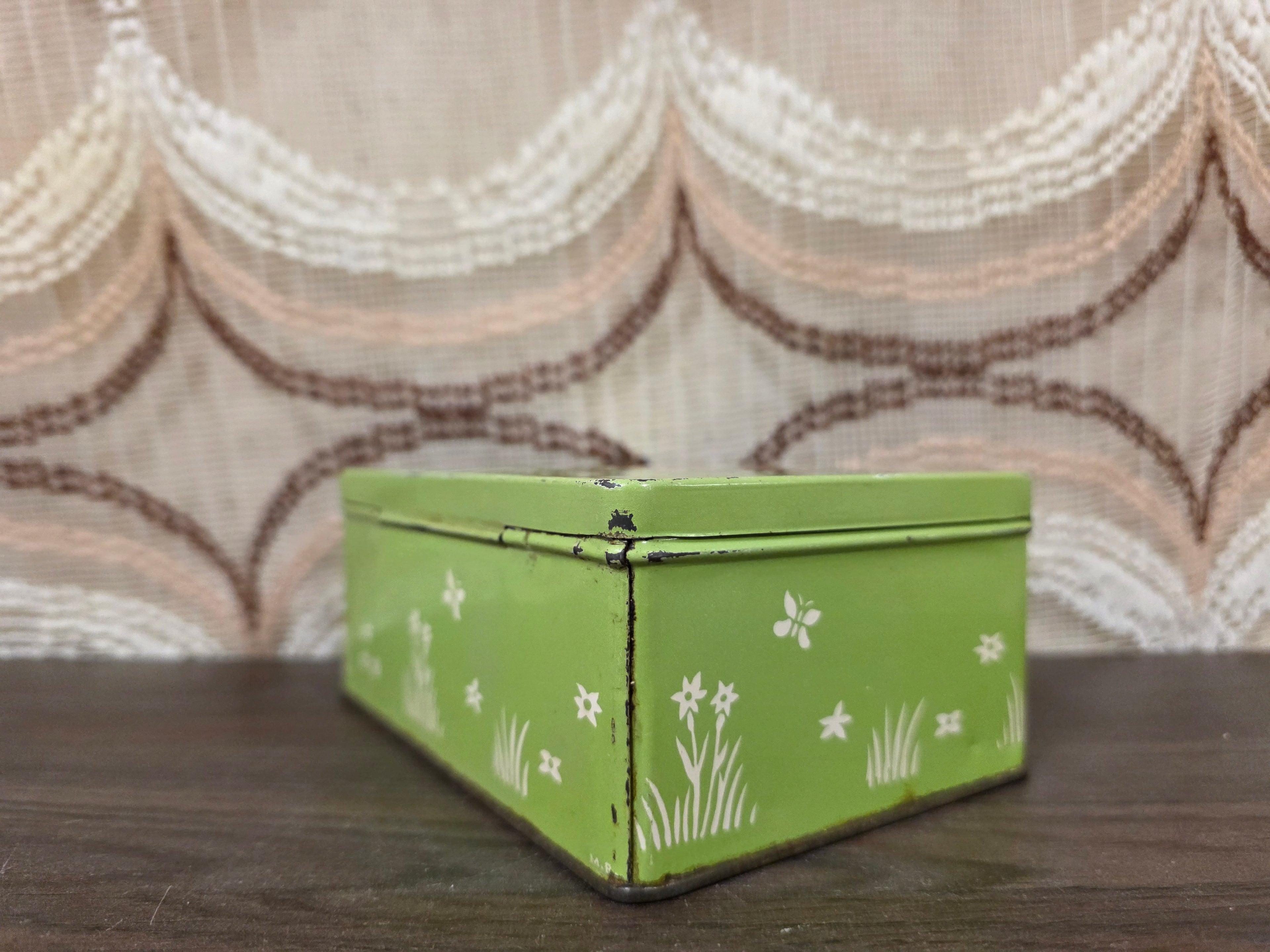 Vintage blik met konijnen illustratie