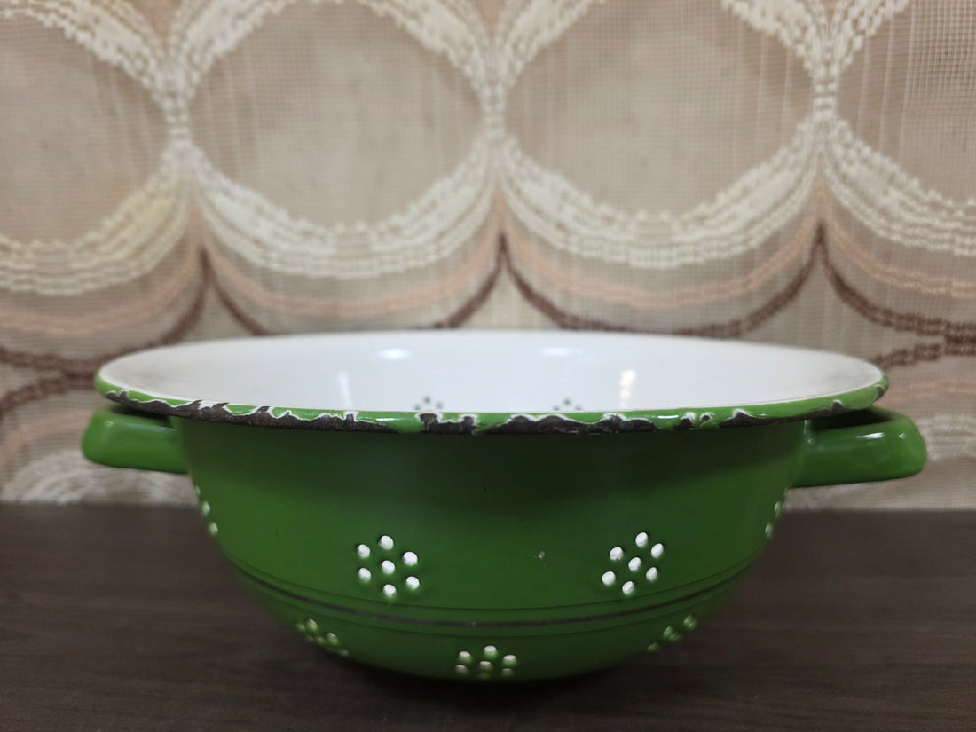 Vintage emaille vergiet reseda groen 26 cm