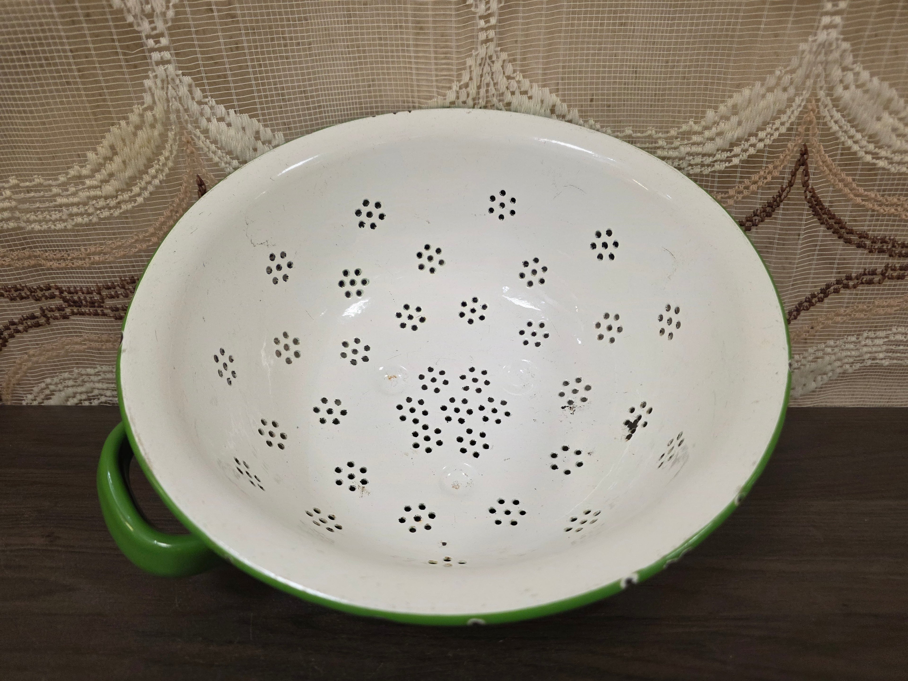 Vintage emaille vergiet reseda groen 26 cm