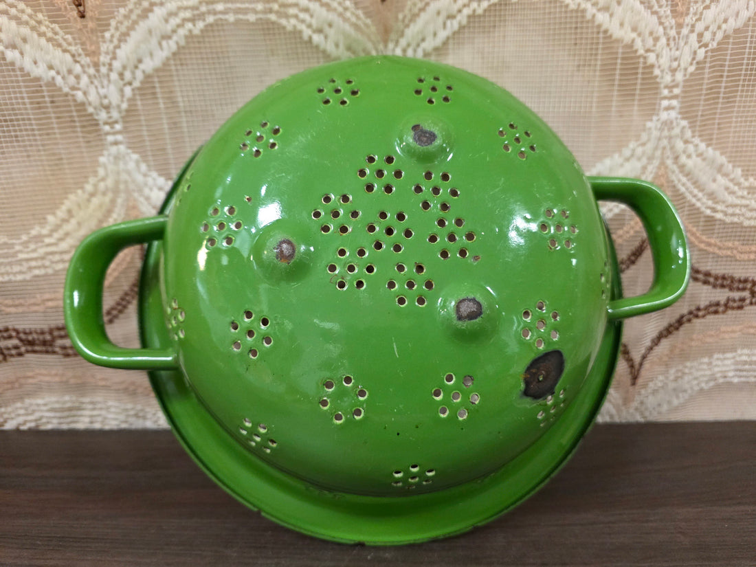 Vintage emaille vergiet reseda groen 26 cm