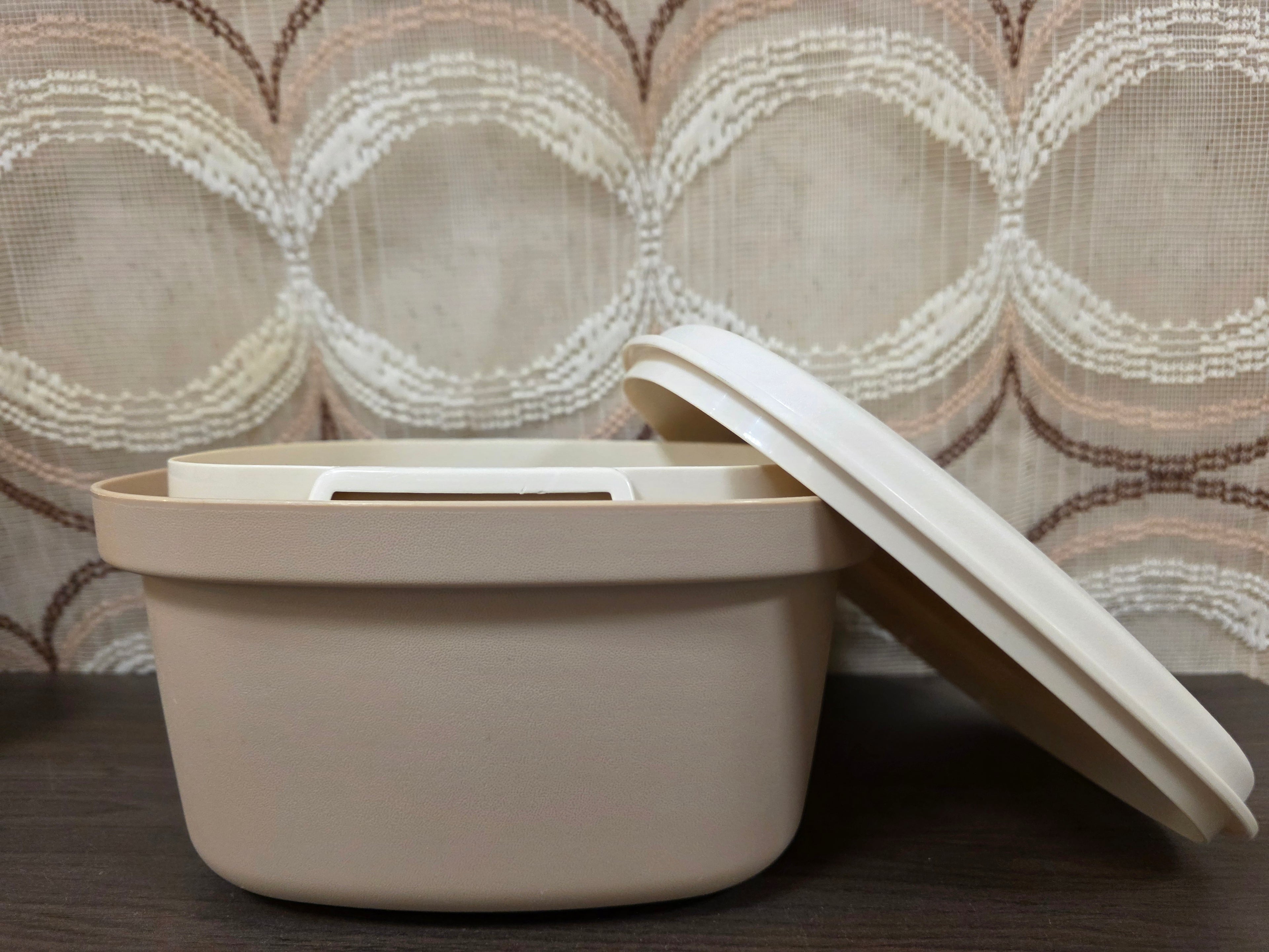 Tupperware beige serveerwonder met vergiet
