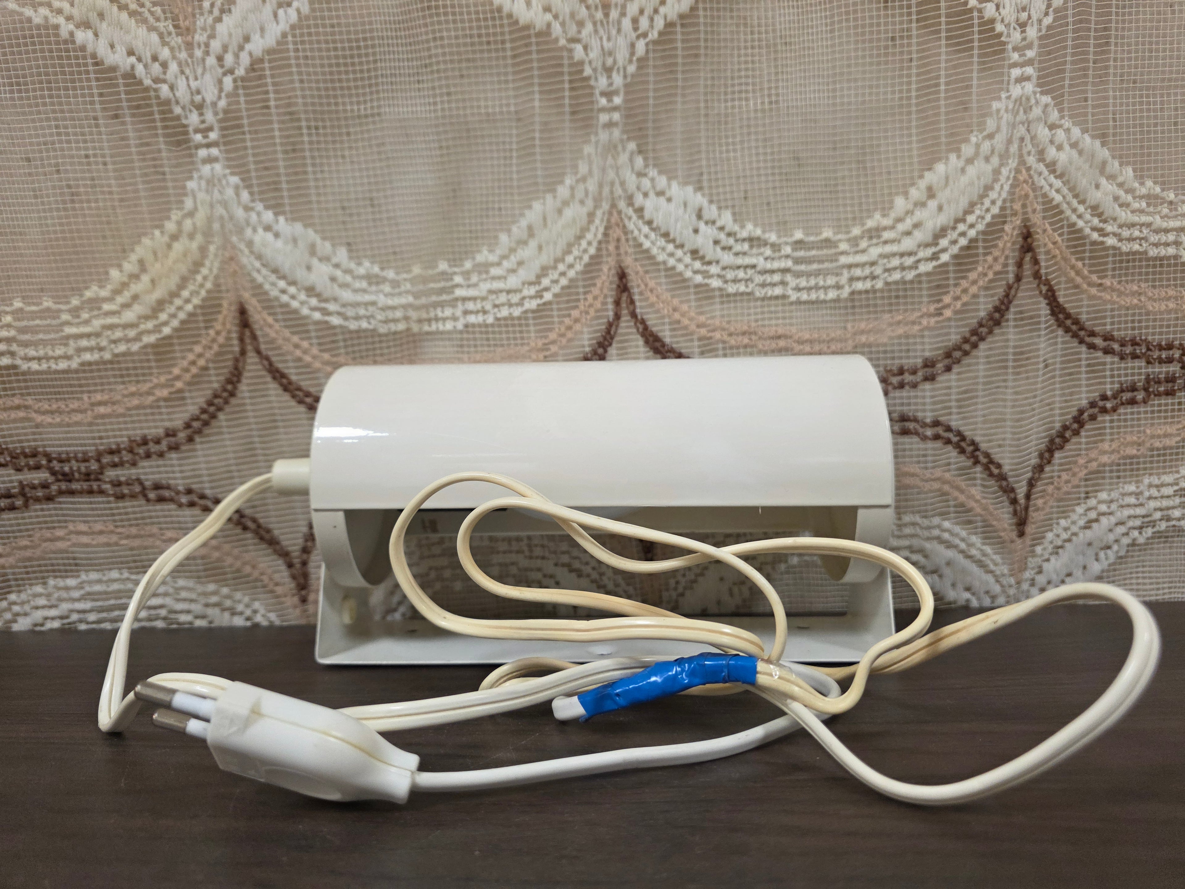 Ikea LOD V413 metalen wandlamp wit