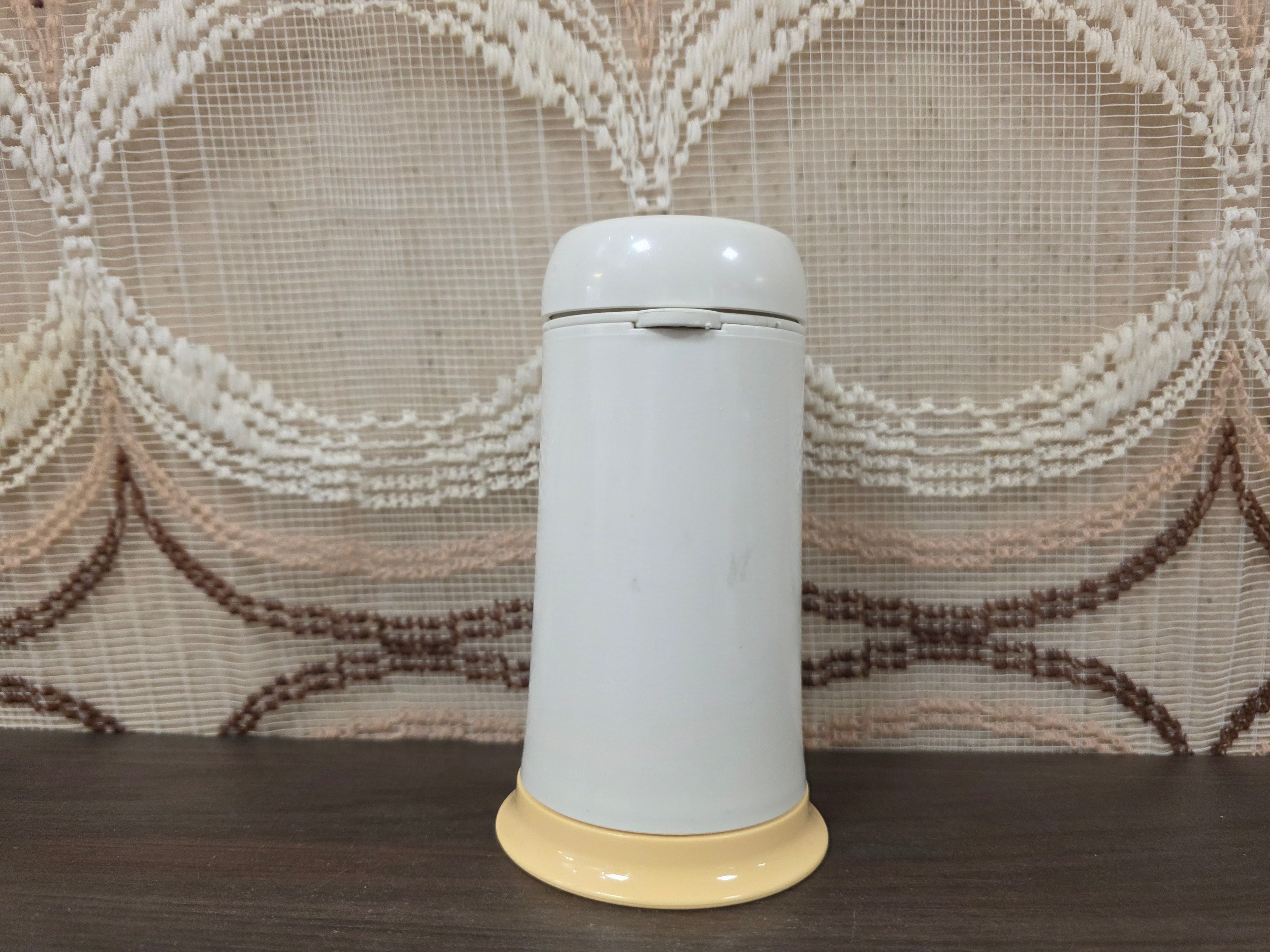 Tupperware poedersuiker strooier – Het is Vintastisch Tupperware poedersuiker strooier – Het is Vintastisch