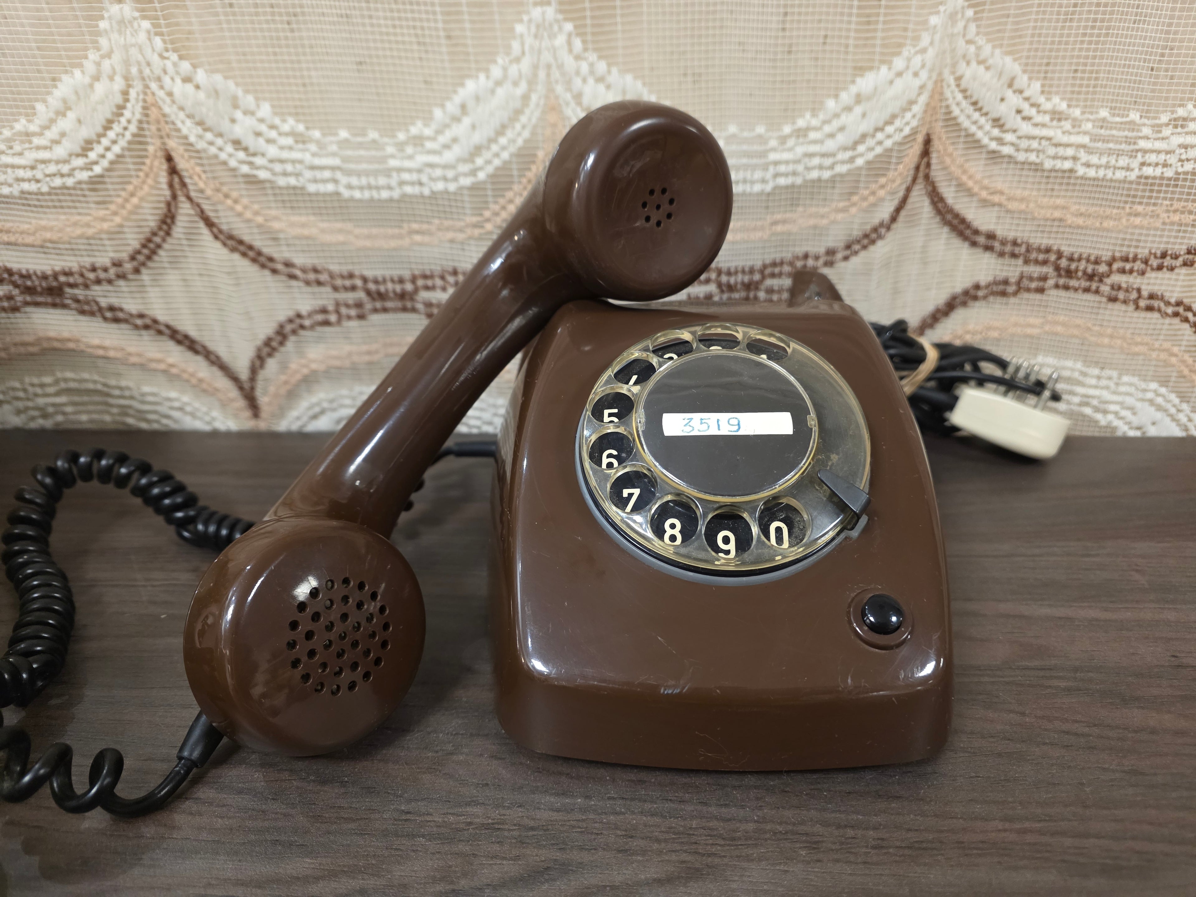 PTT T65 telefoon bruin draaischijf