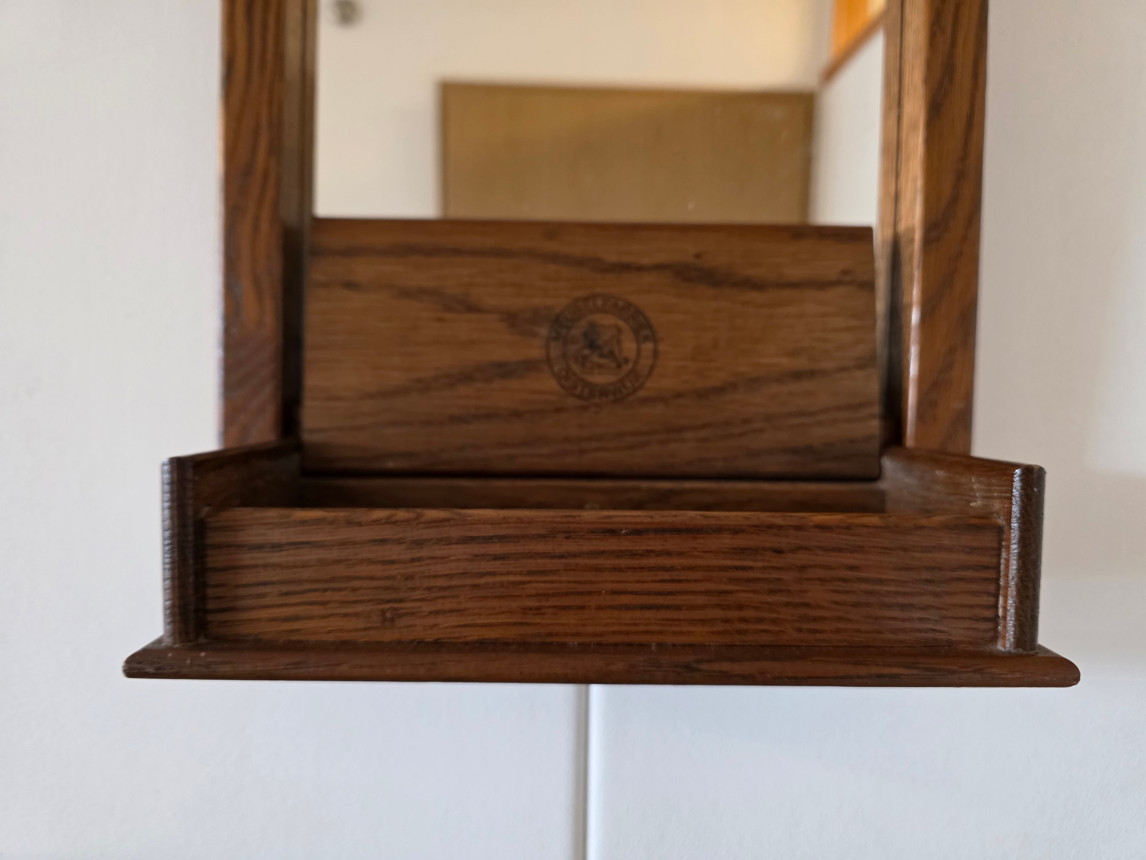 Spiegel Meubelfabriek Oisterwijk eikenhout met opbergvak