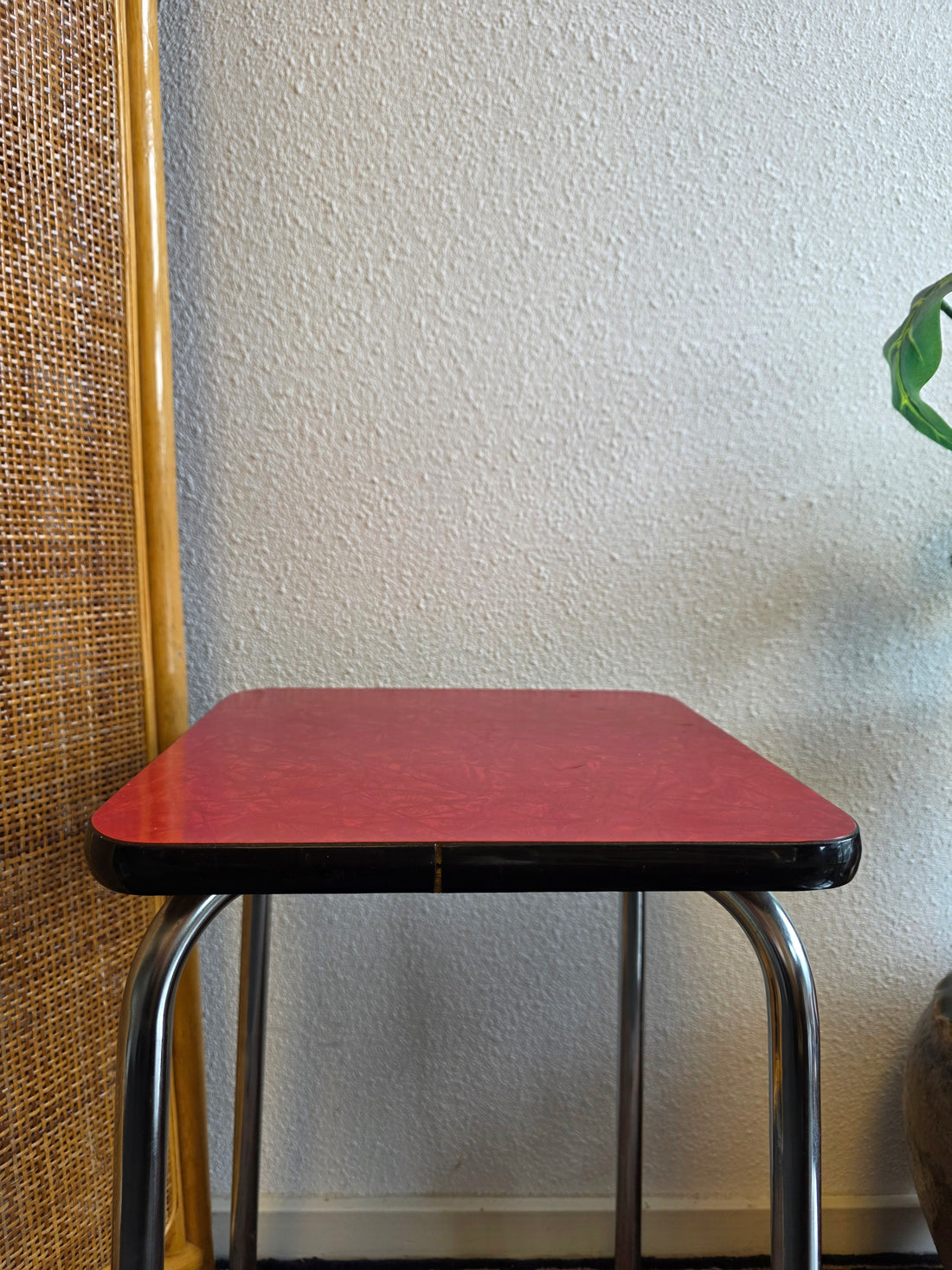 Vintage kruk rood formica zitting
