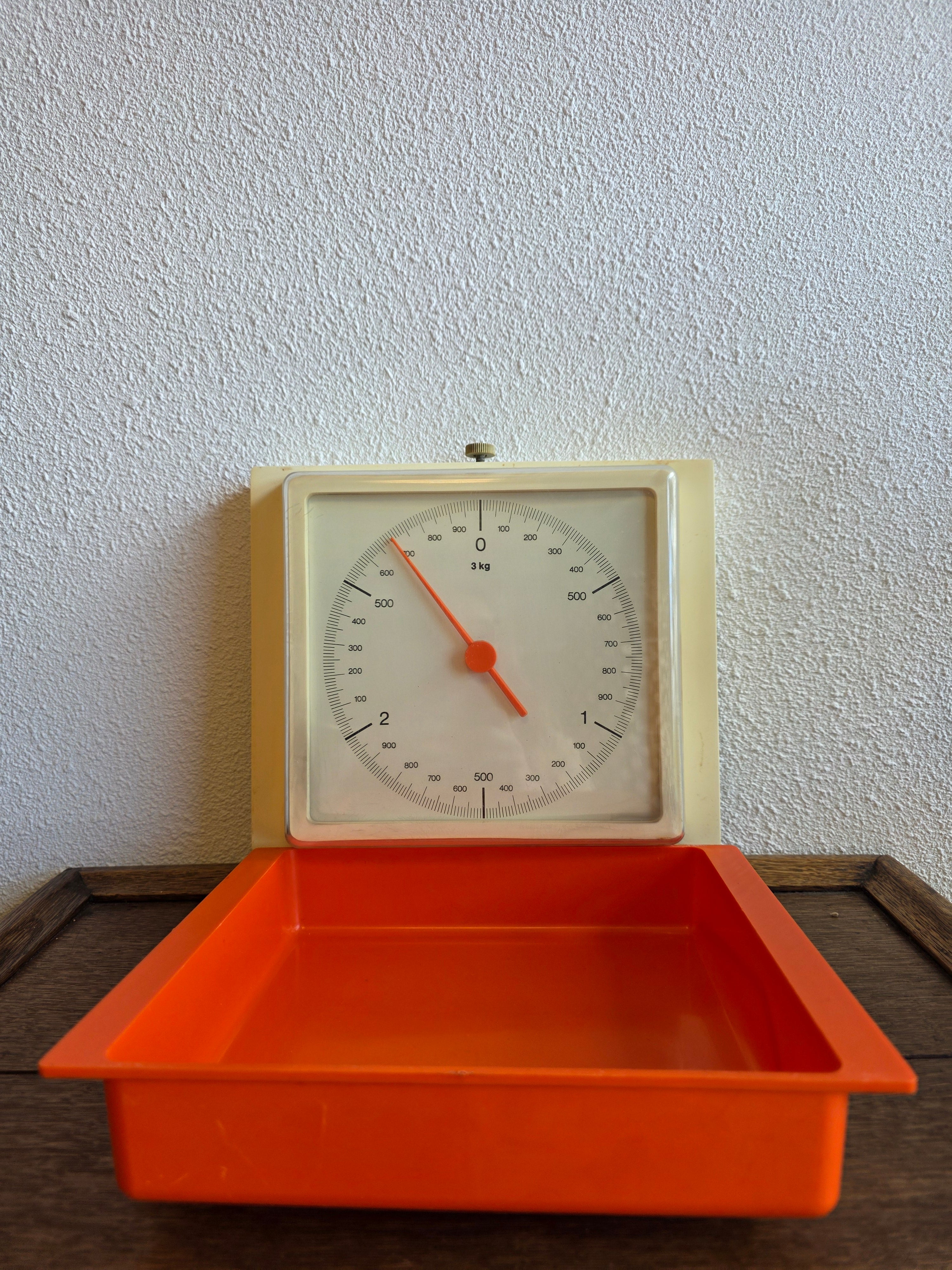 Brabantia Patrice keukenweegschaal wandmodel - vintage oranje