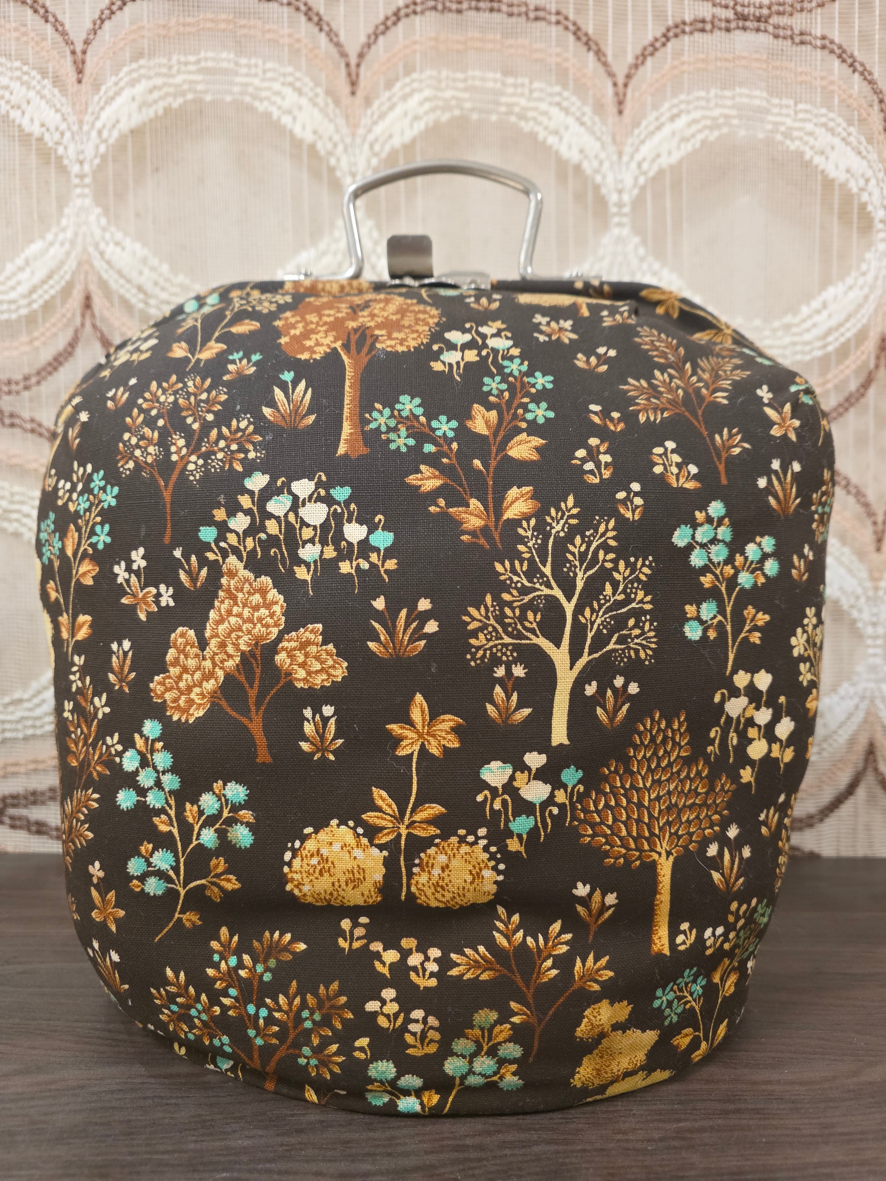 Vintage theebeurs met knip bruin met bomen