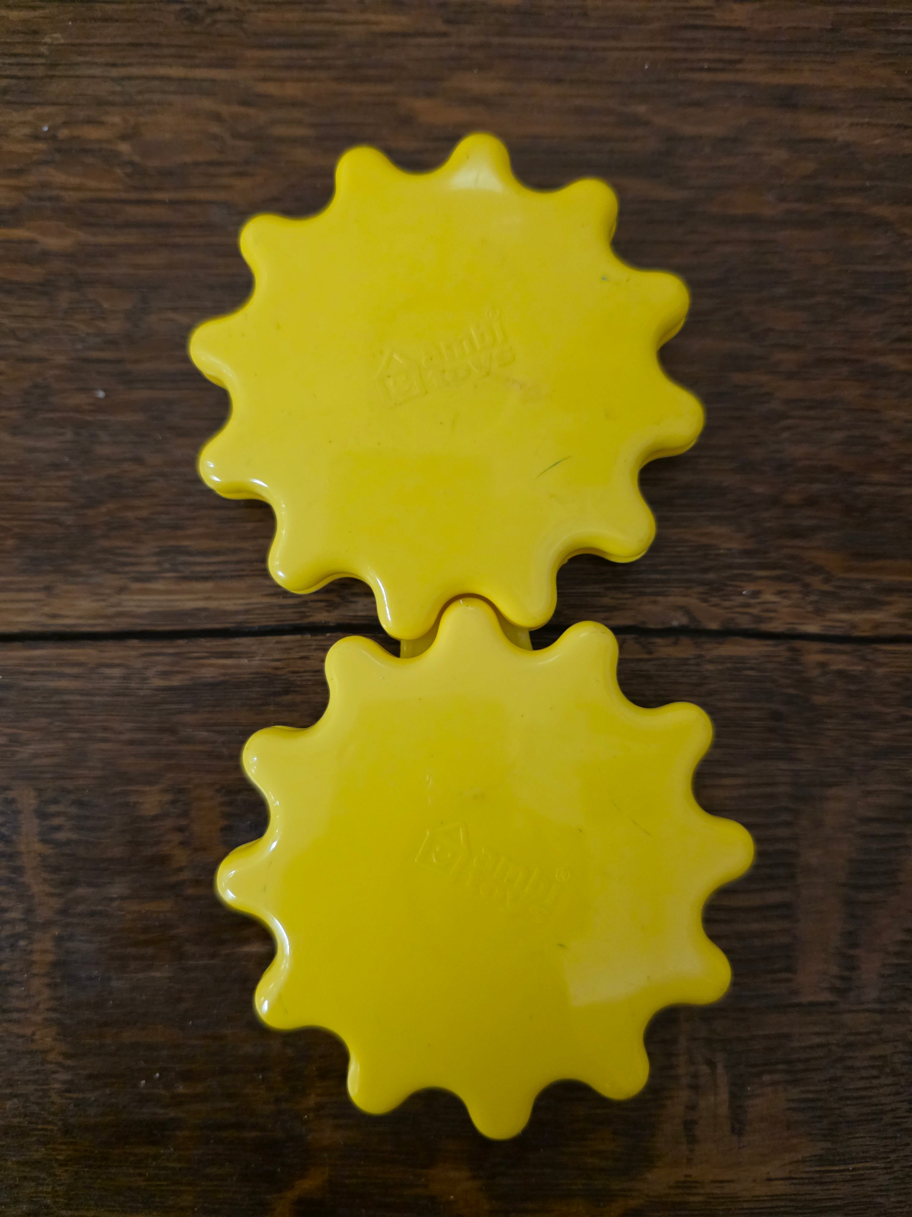 Ambi Toys tweeling rammelaar zonnetjes