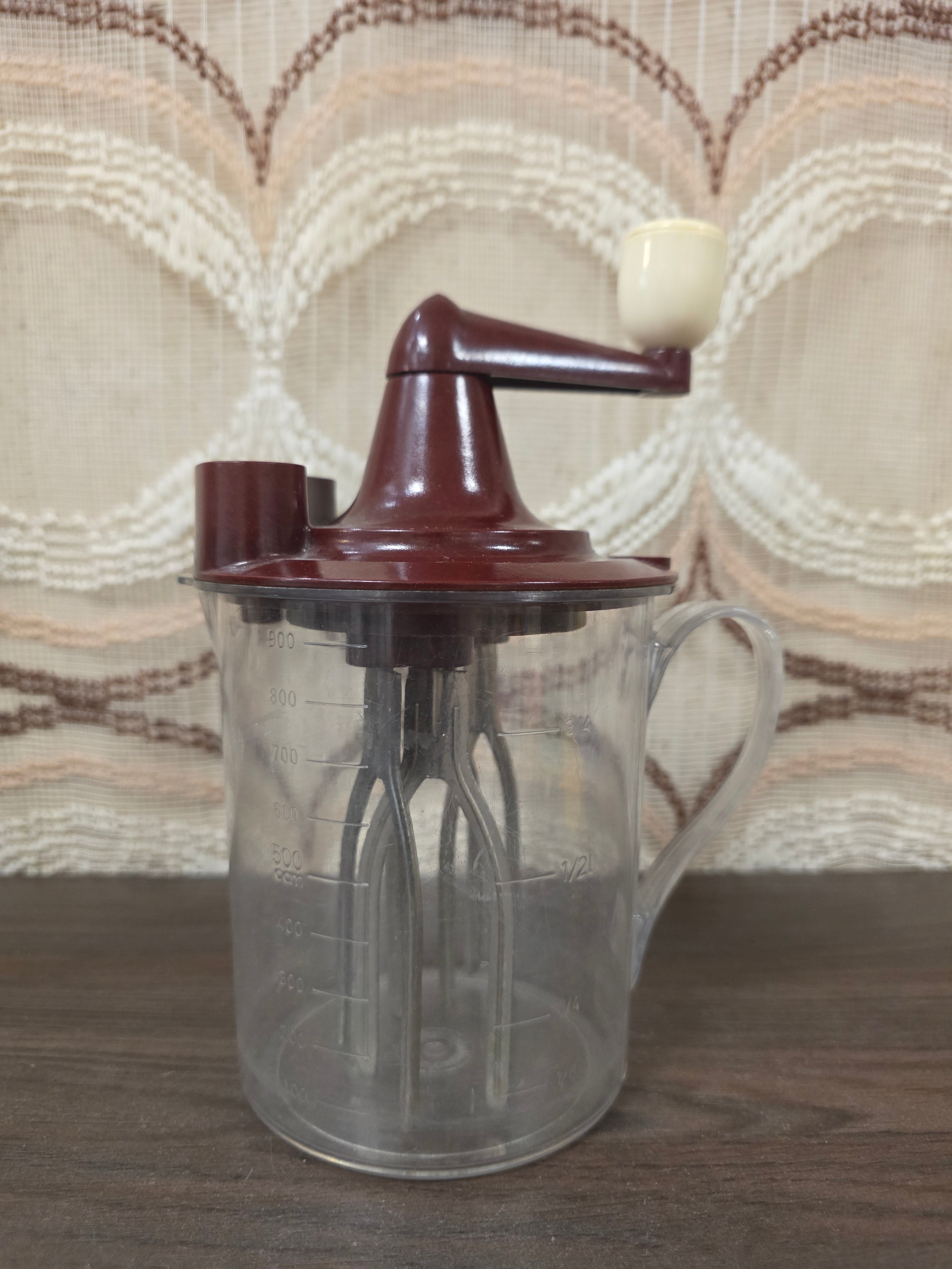 Maineck handmixer jaren 50 met mengkan