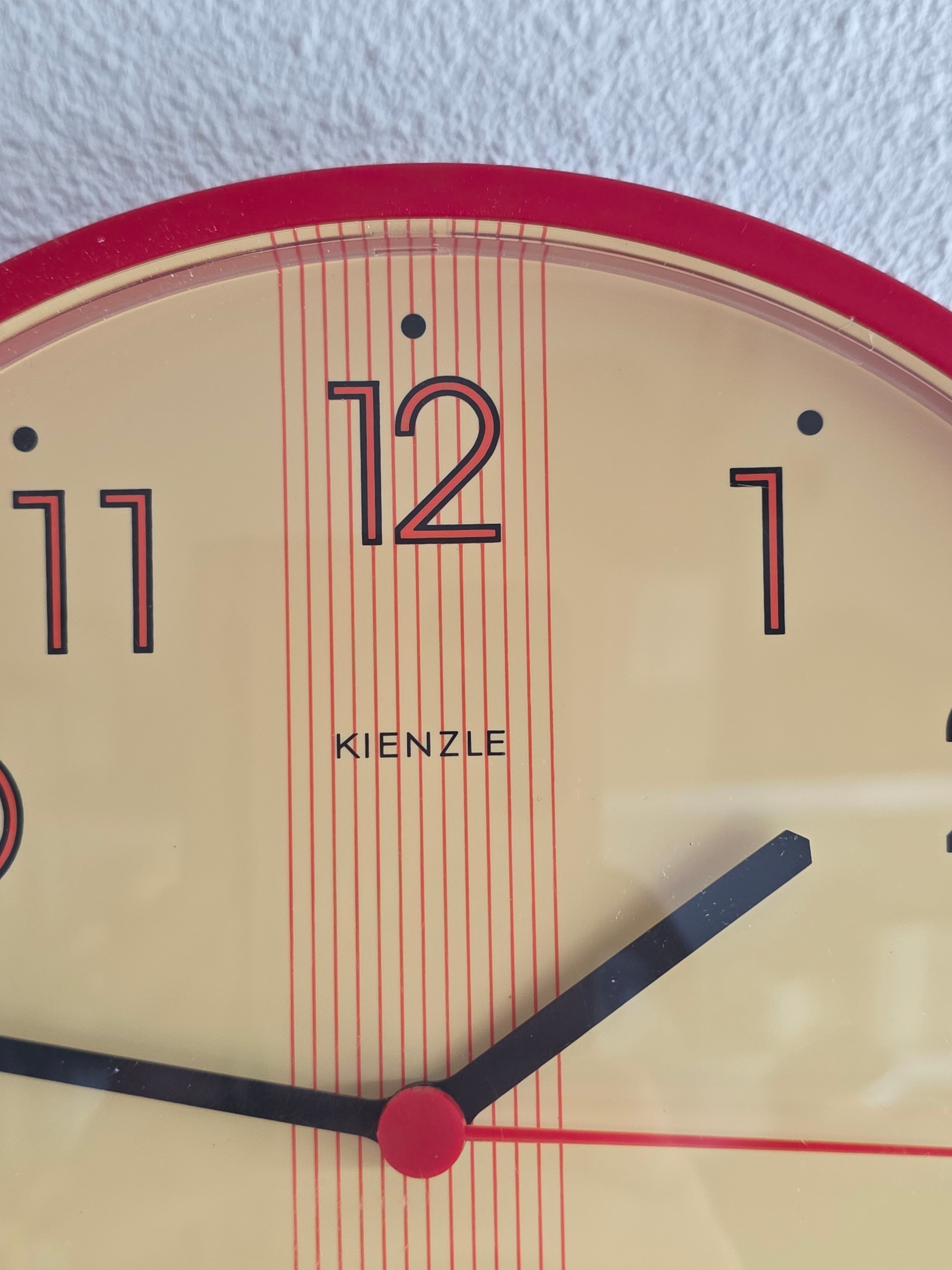 Kienzle wandklok quartz rood