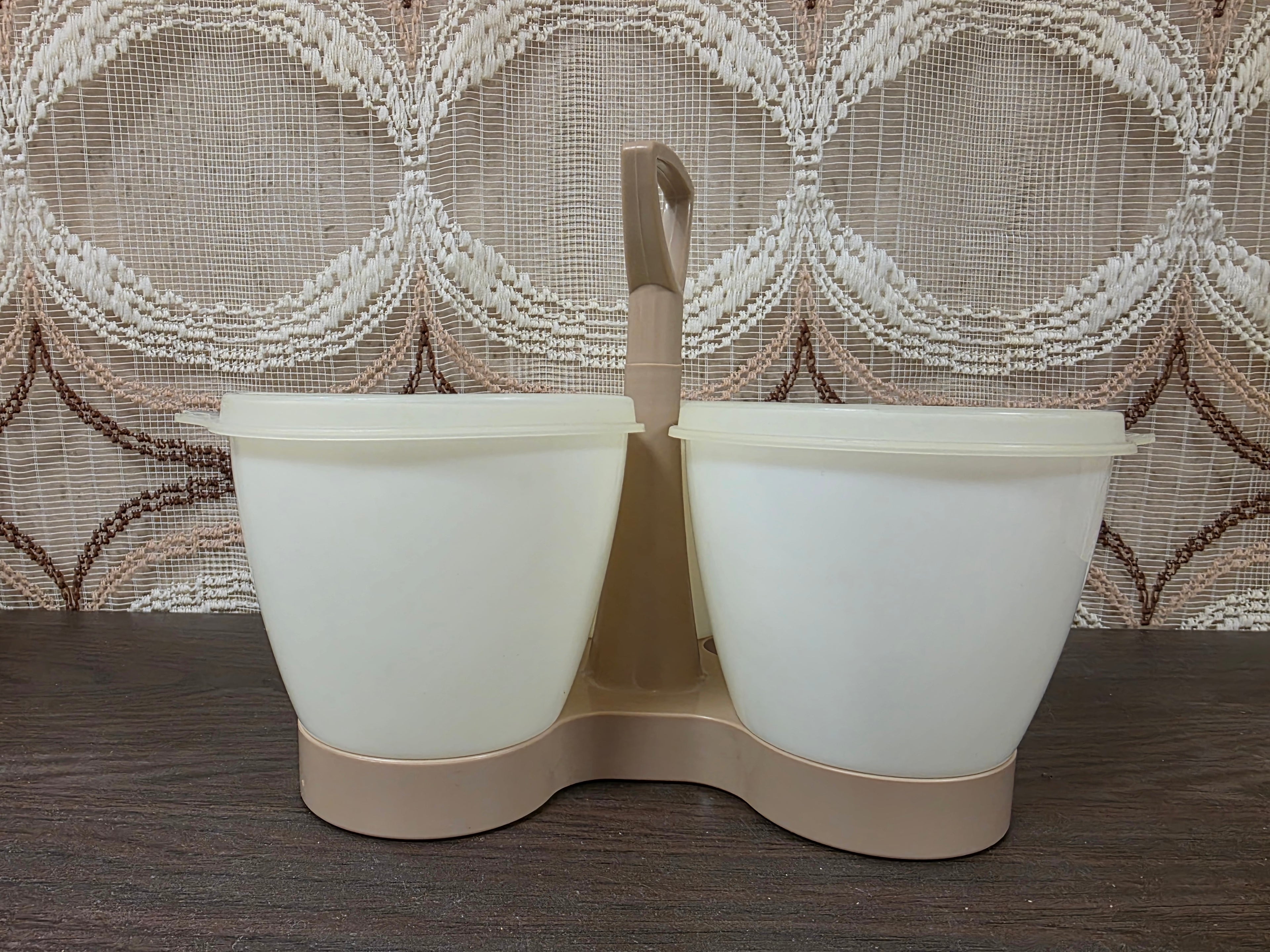 Tupperware trio creme beige