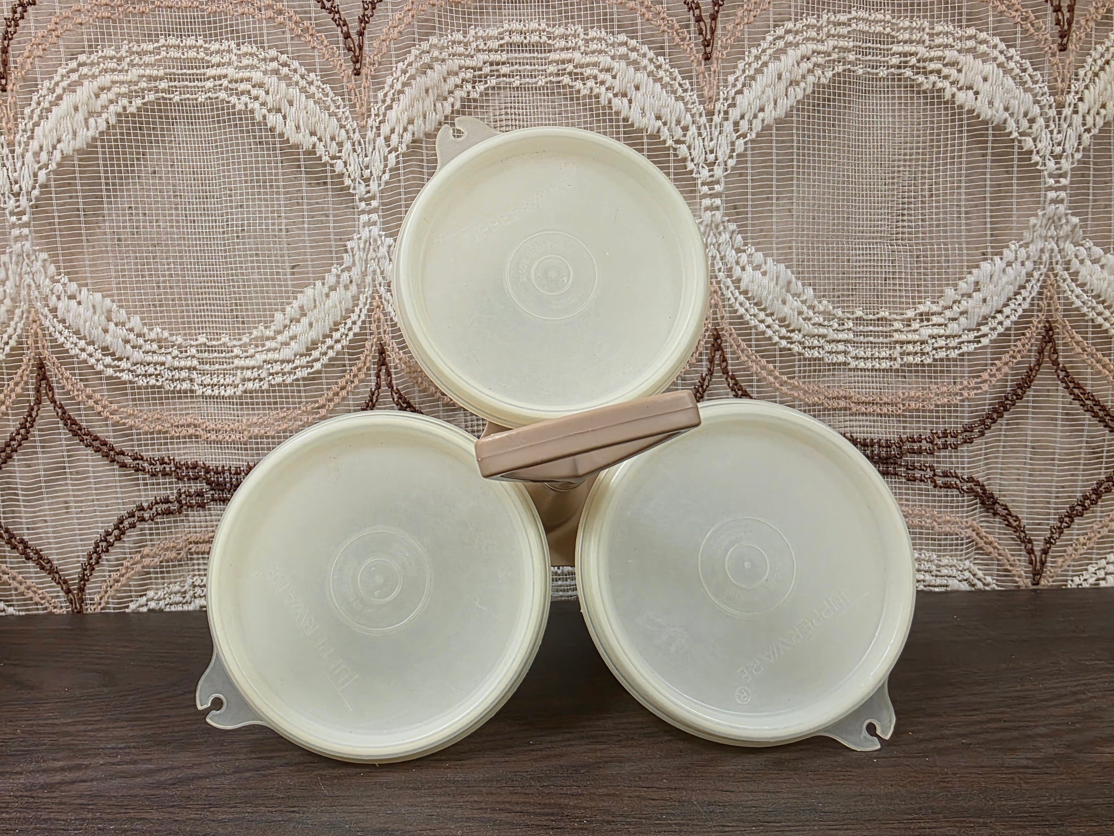 Tupperware trio creme beige