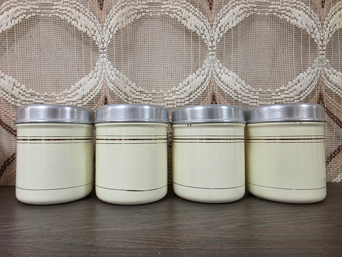 Vintage emaille kruidenbussen set van 4 met aluminium deksels