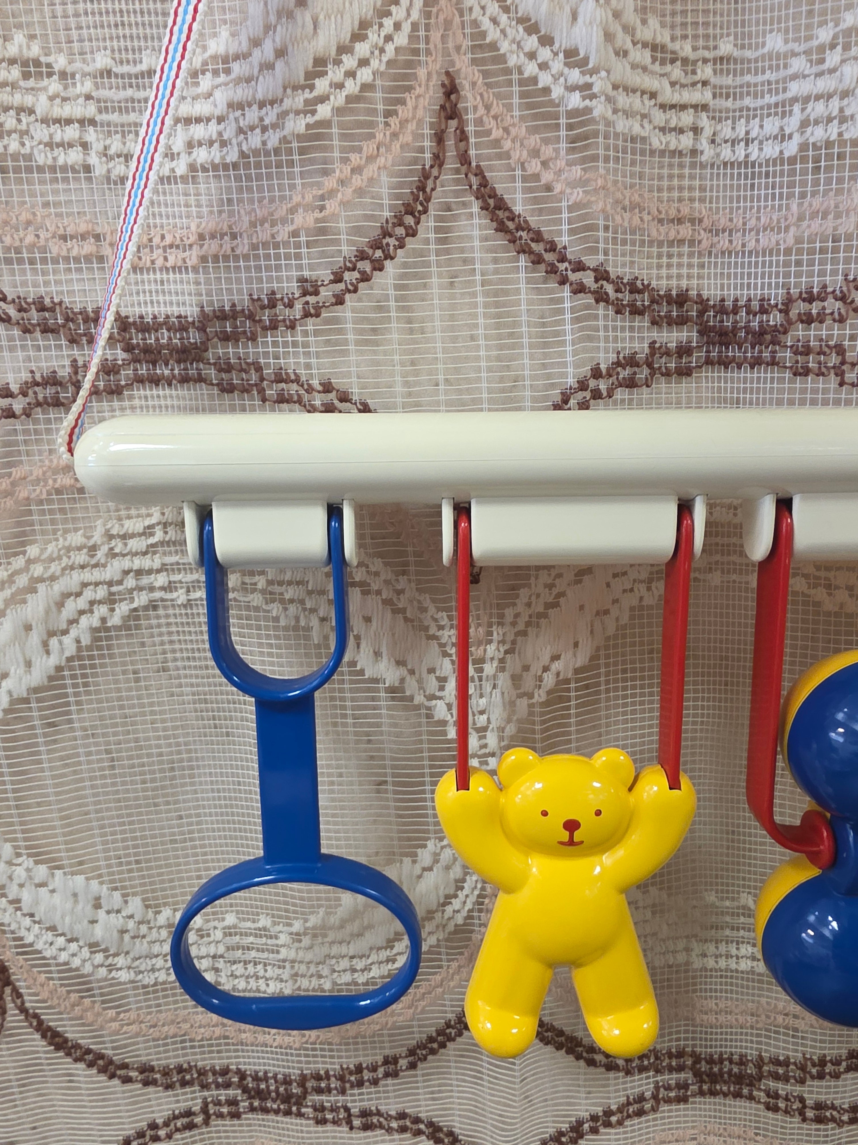 Ambi Toys babygym blauw met beer en rammelaar