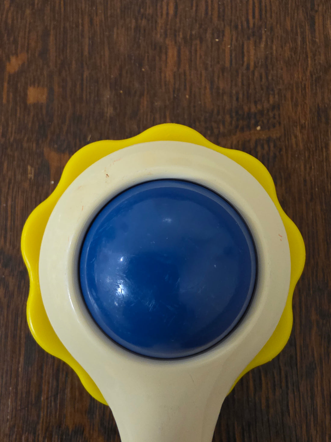 Ambi Toys Handy Dandy rammelaar gele rand