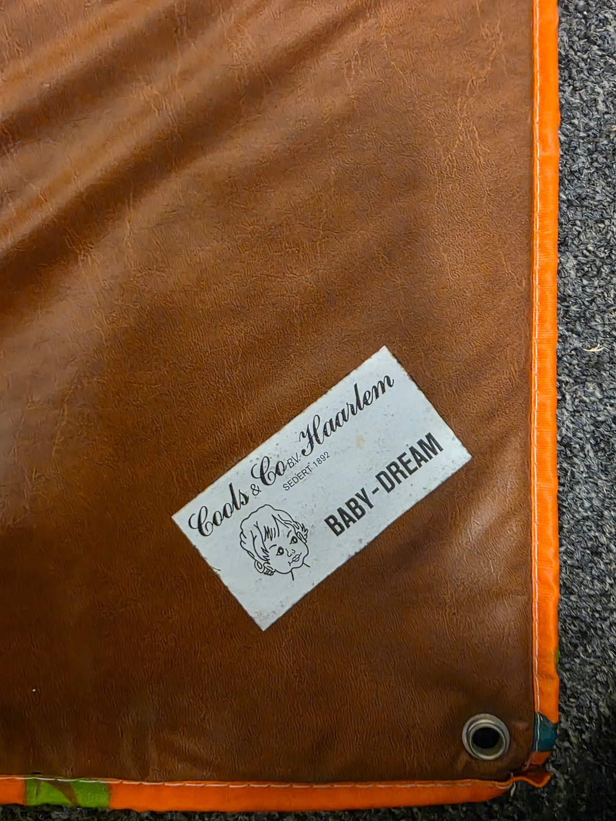 Baby-Dream Kiri boxkleed oranje vintage