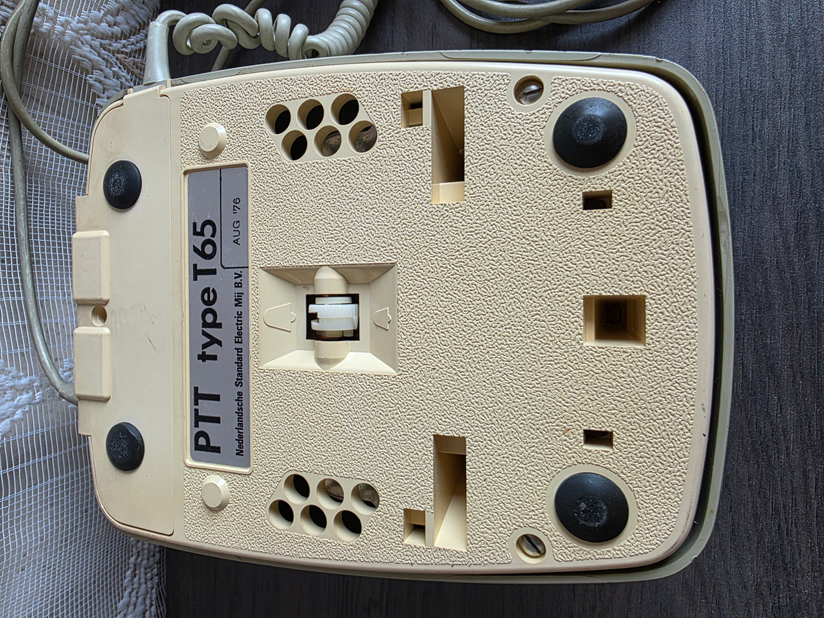 Vintage PTT T65 telefoon grijs – 1976 – decoratief