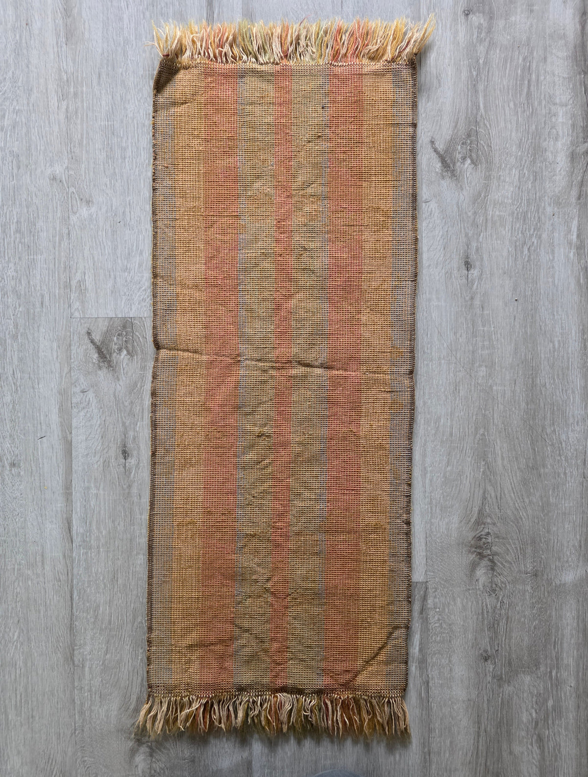 Vintage wollen tafelloper okergeel met bloemen