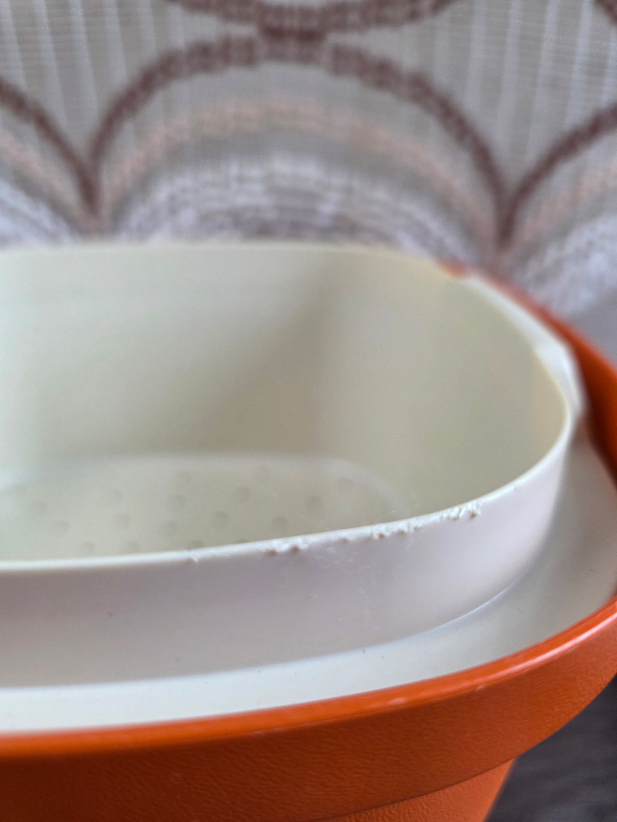 Tupperware oranje serveerwonder met vergiet